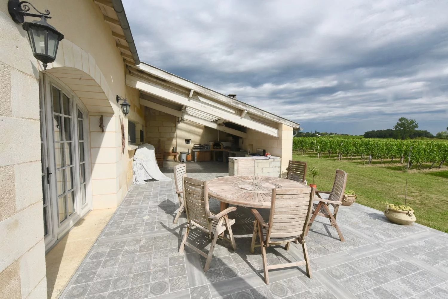 Château viticole en AOC Côtes de Bourg sur 16 hectares - Réf 1029 — photo 4