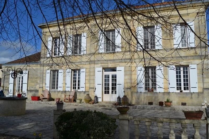 Château viticole en AOC Côtes de Bourg sur 16 hectares - Réf 1029 — photo 15