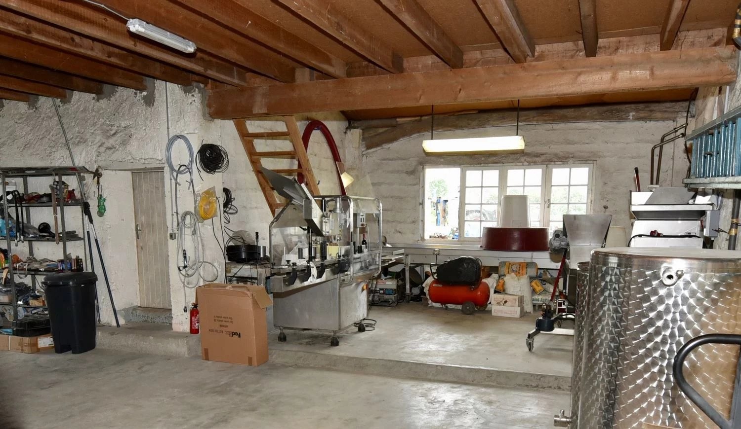 Château viticole en AOC Côtes de Bourg sur 16 hectares - Réf 1029 — photo 20