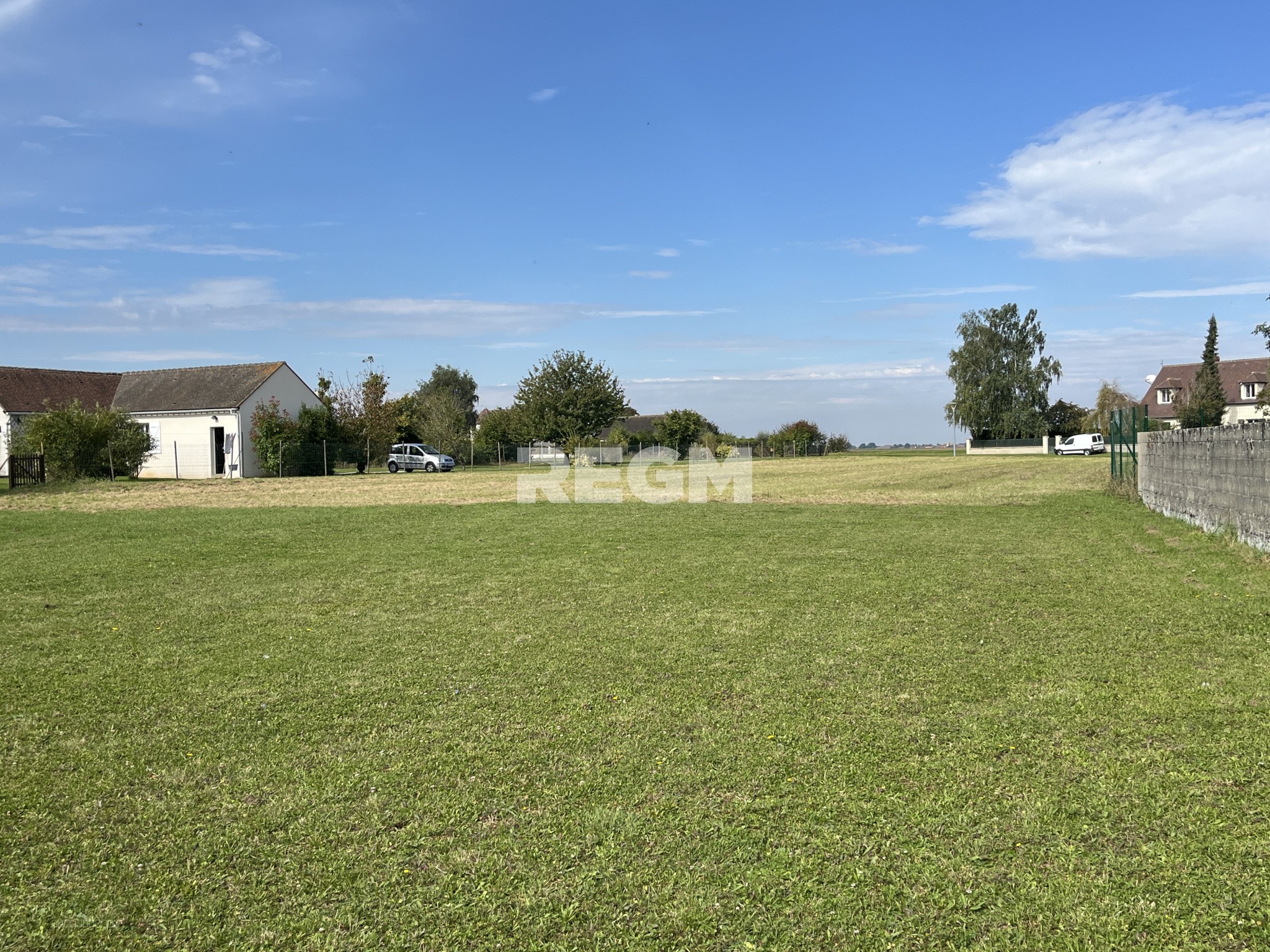 Bel appartement F2 lumineux de 58m2 environ. REZ DE JARDIN, commerces et écoles à pied dans le village. — photo 12