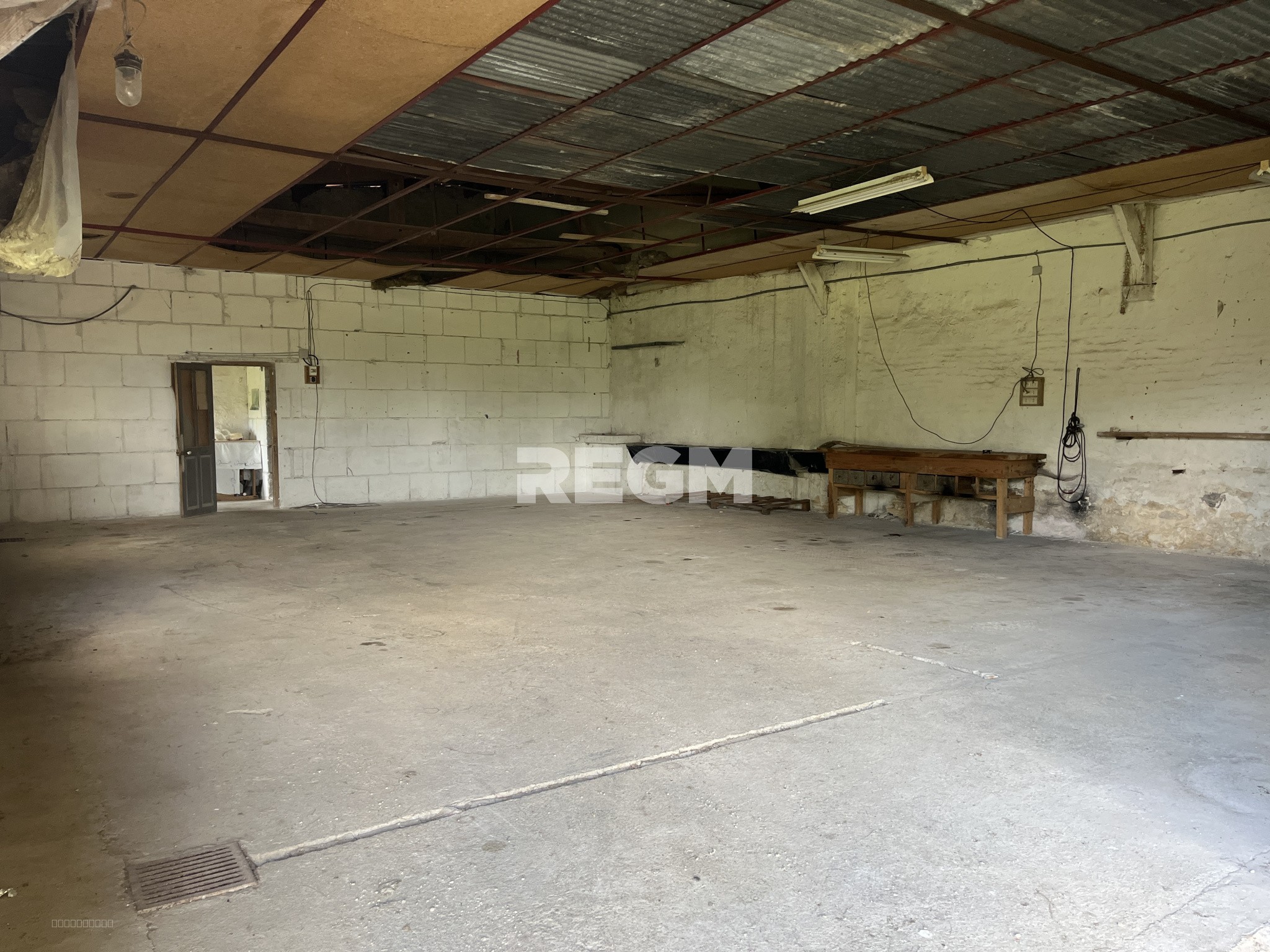 Bel appartement F2 lumineux de 58m2 environ. REZ DE JARDIN, commerces et écoles à pied dans le village. — photo 4
