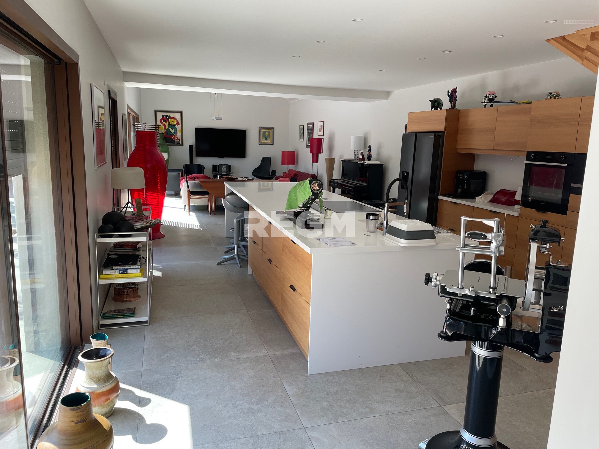 À Perpignan, immobilier de luxe : mas ancien superbement  rénové avec piscine  à acheter — photo 7