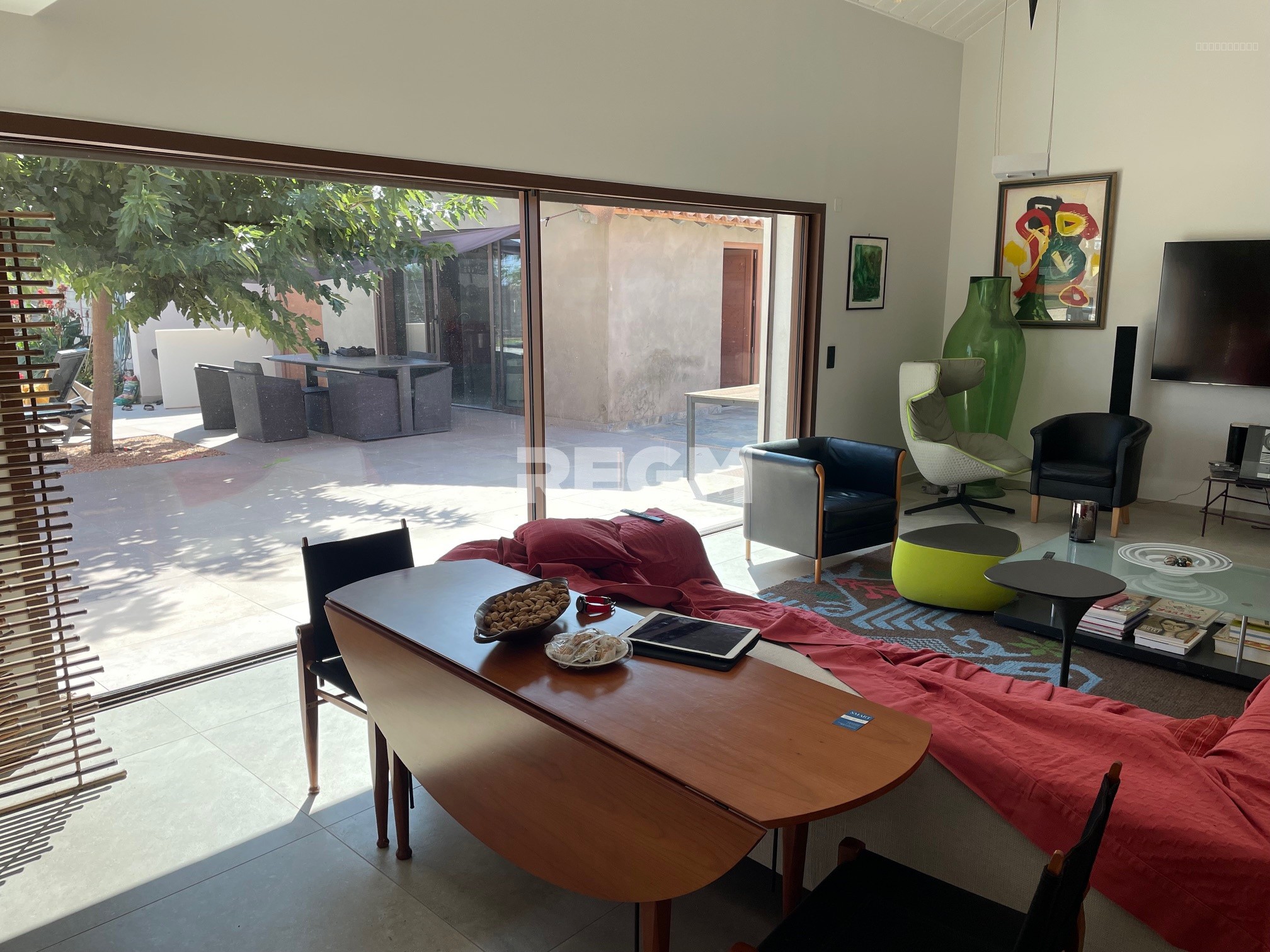 À Perpignan, immobilier de luxe : mas ancien superbement  rénové avec piscine  à acheter — photo 5