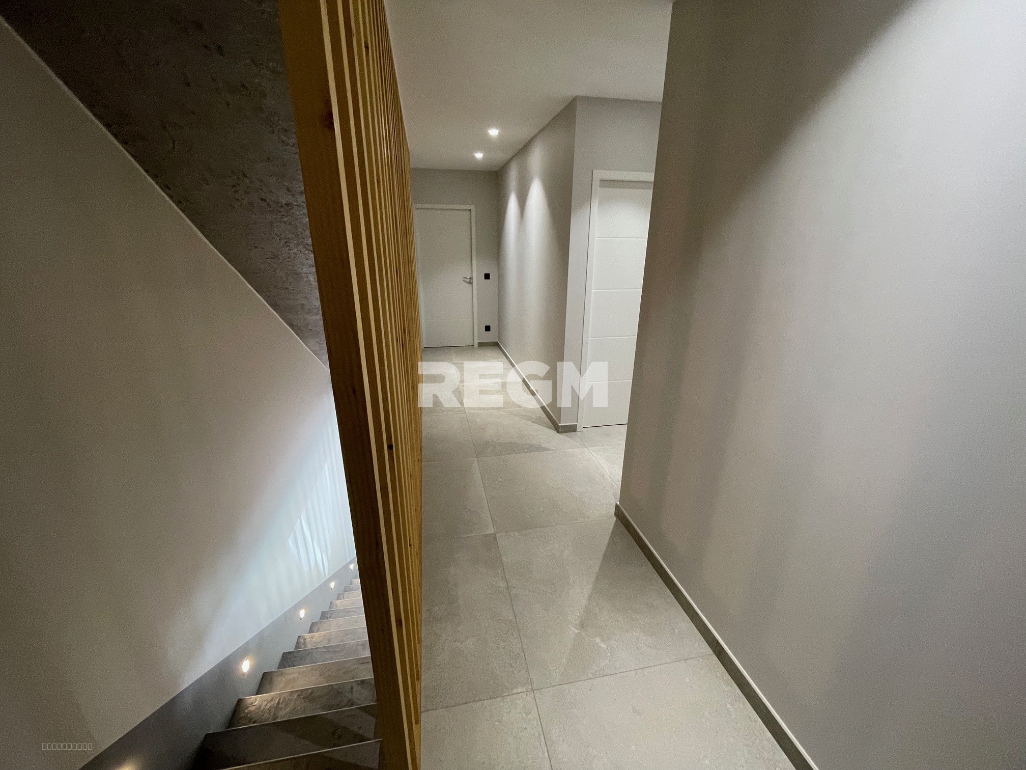 À Perpignan, immobilier de luxe : mas ancien superbement  rénové avec piscine  à acheter — photo 18