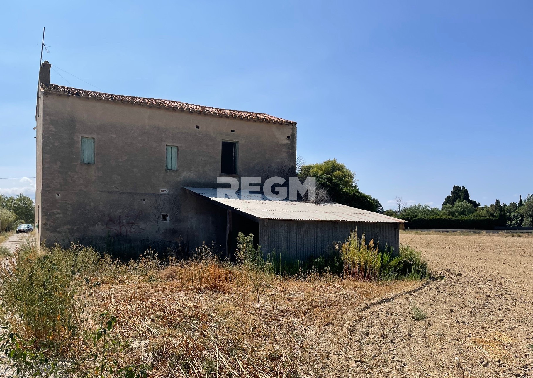 Mas ancien à rénover de caractère en vente à Saint-Estève 66240 — photo 2