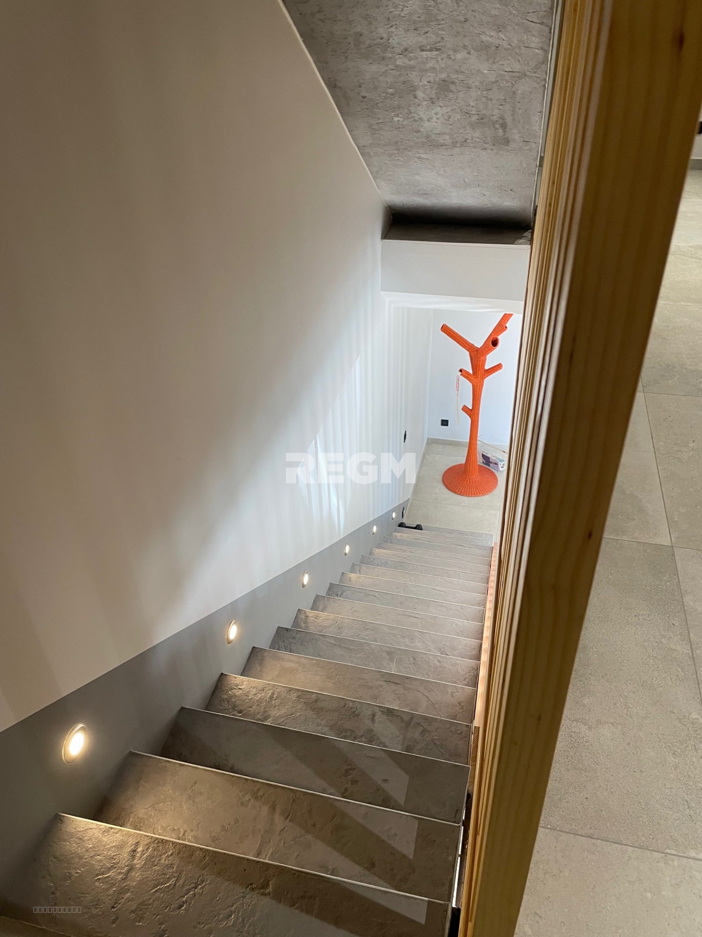 À Perpignan, immobilier de luxe : mas ancien superbement  rénové avec piscine  à acheter — photo 12