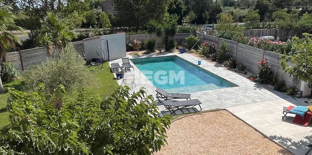 À Perpignan, immobilier de luxe : mas ancien superbement  rénové avec piscine  à acheter — photo 3