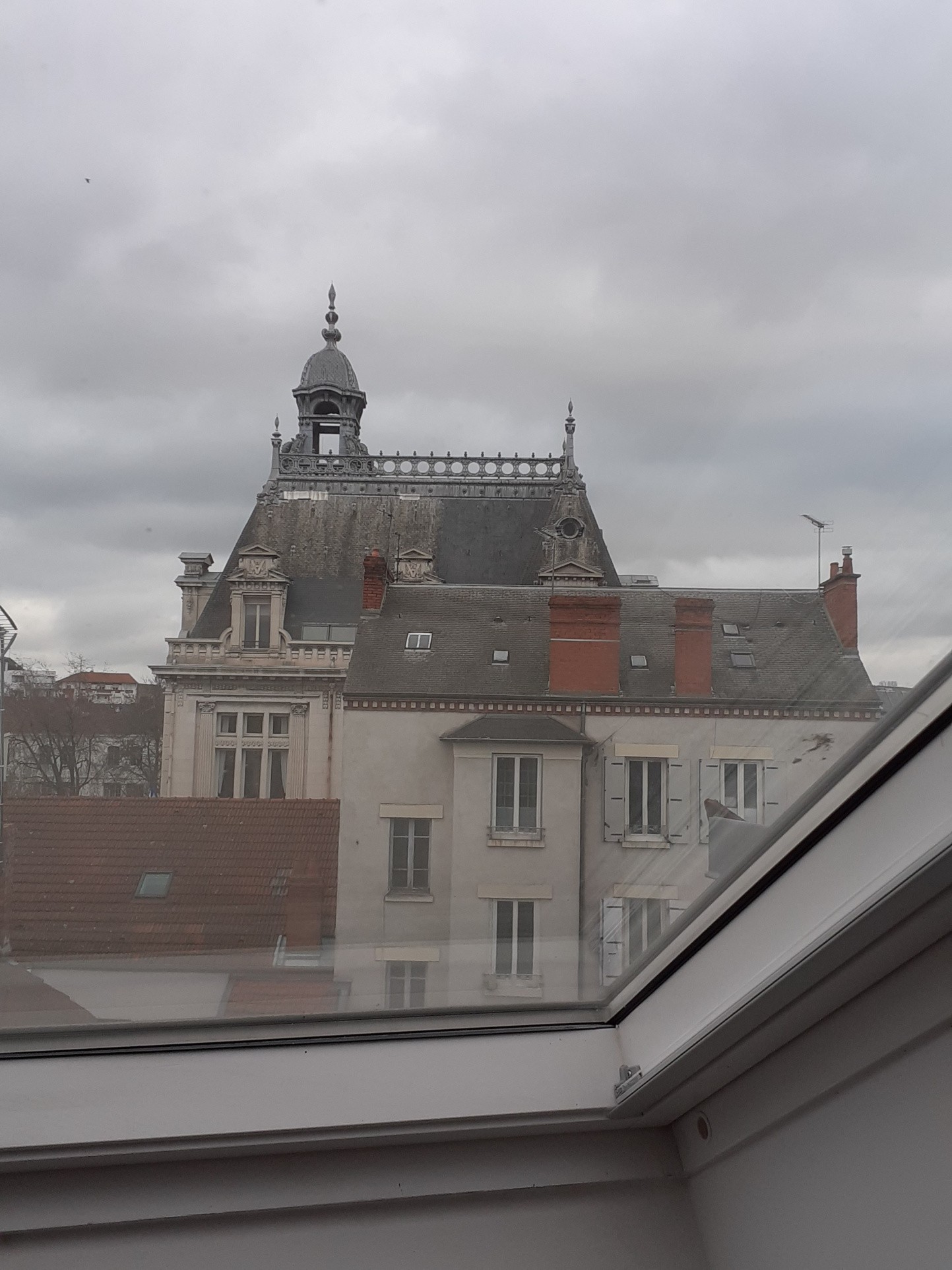 Rénovation exceptionnelle pour ce produit rare dans le centre de  Vichy — photo 3