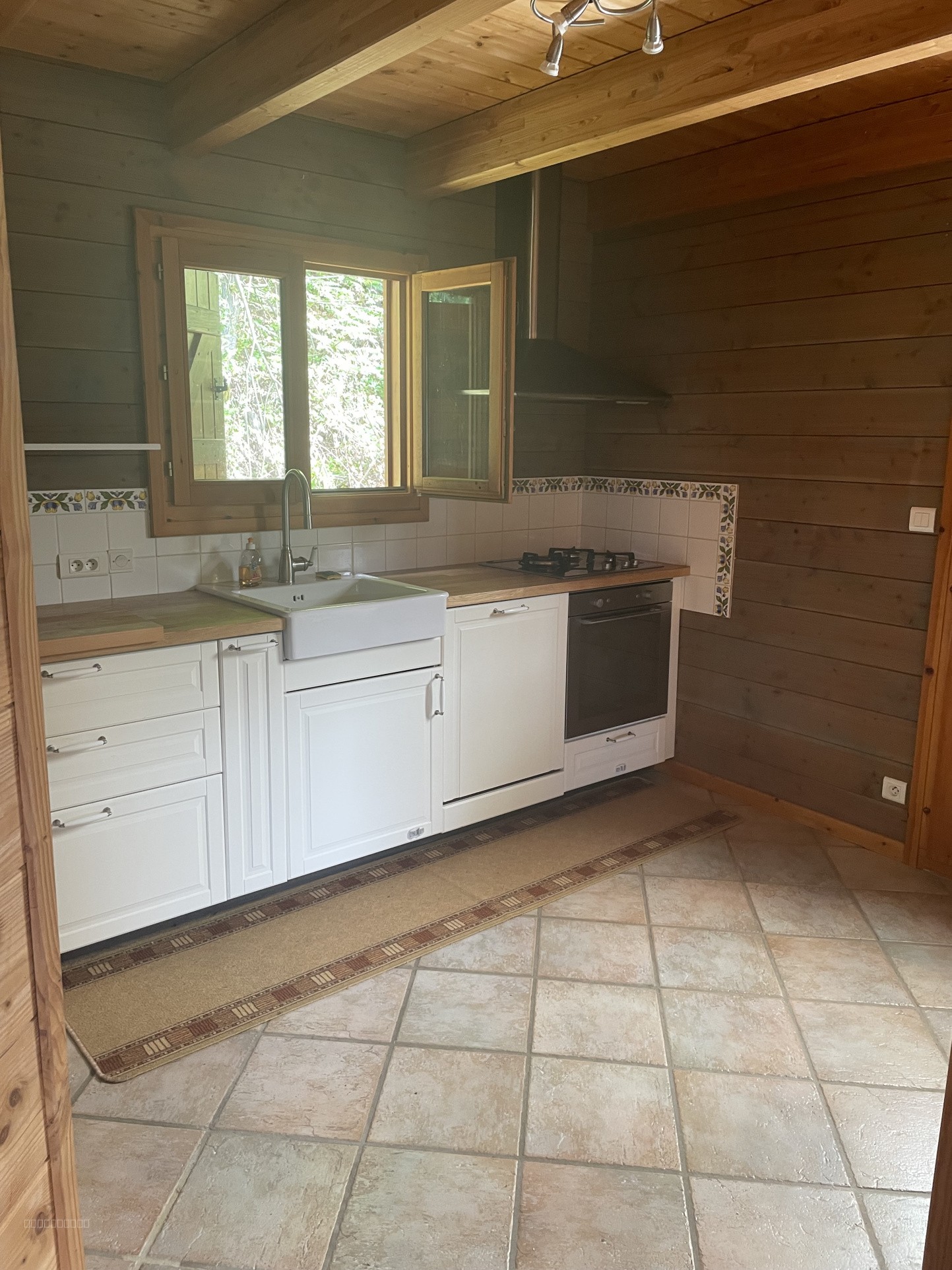 Chalet typique à la Loge des Gardes, station de ski l'hiver et parc de loisirs l'été — photo 12
