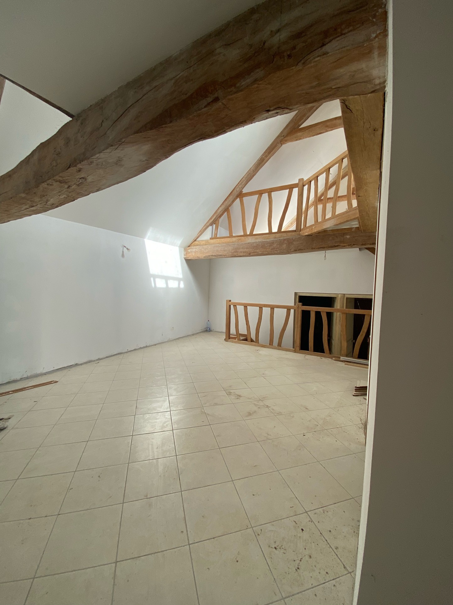 Maison de caractère de 1850 d'environ 195 m2 avec charme, volumes et authenticité. — photo 9