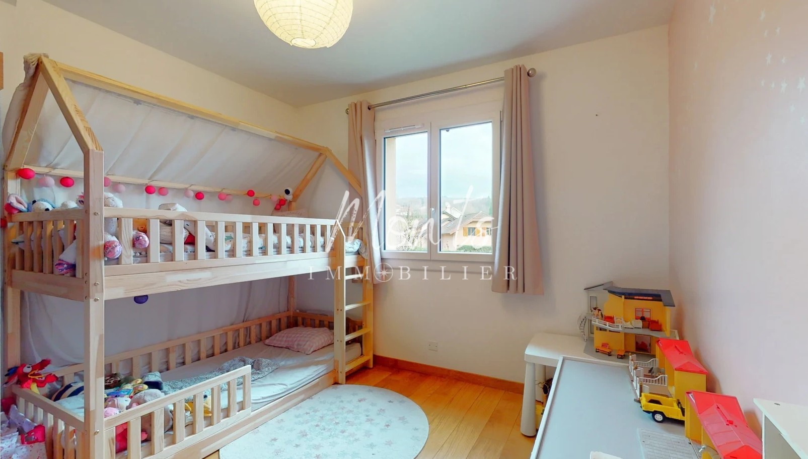 Appartement T4 - Filière (74370) - Ambiance cocooning et résolument chaleureuse. — photo 9