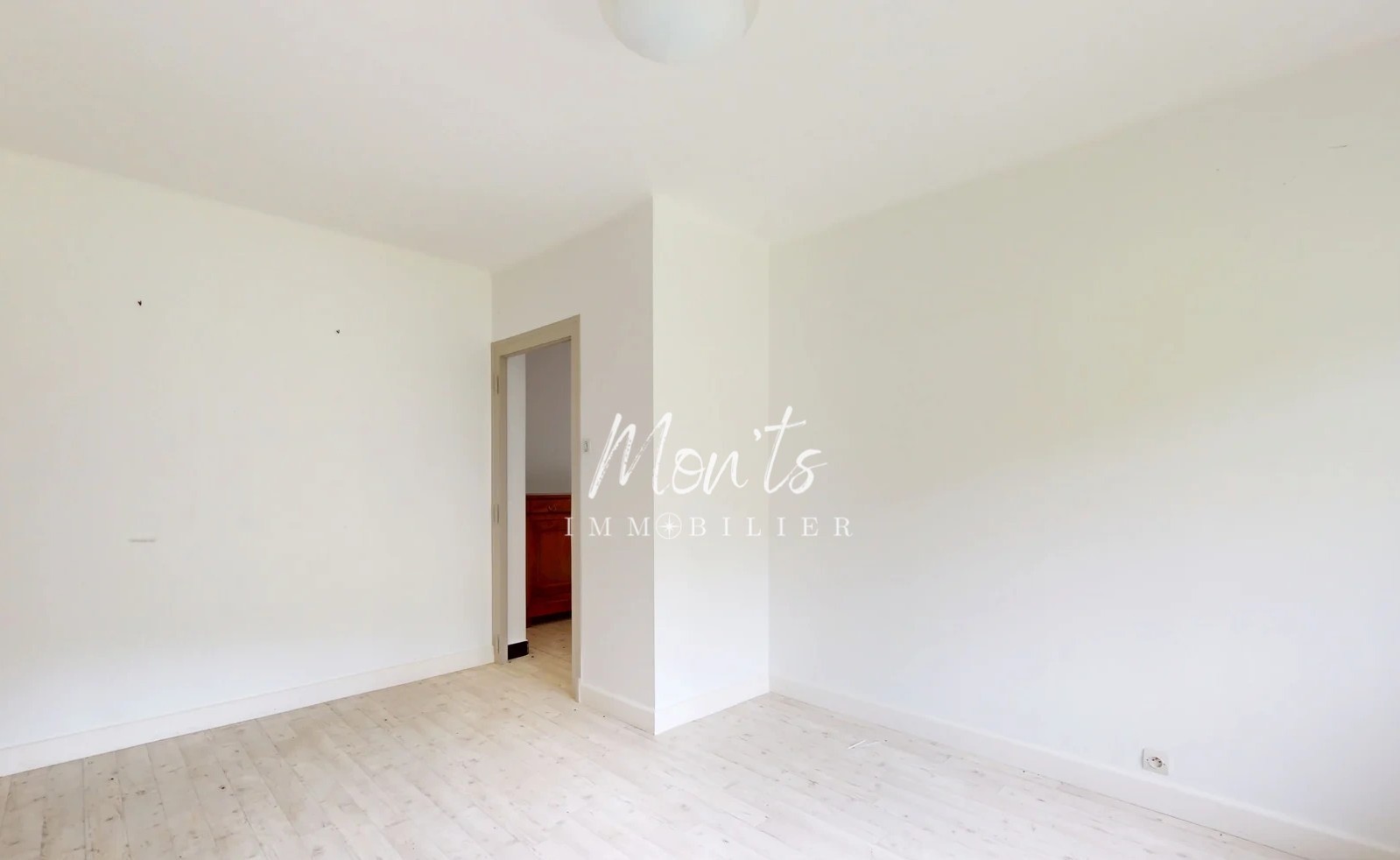 Maison individuelle à vendre - Frangy (74270) - Fort potentiel, volumes généreux et cadre verdoyant. — photo 4