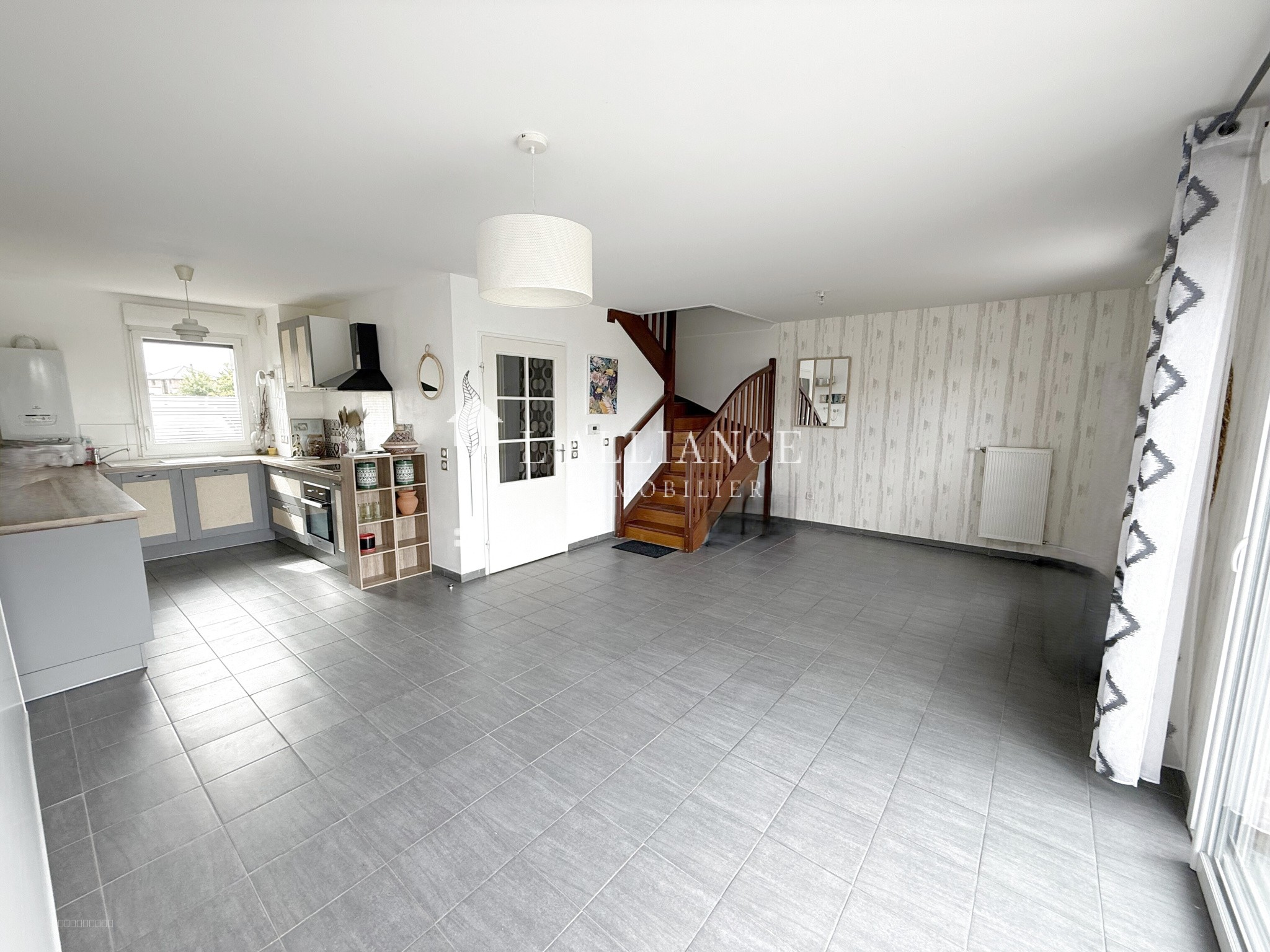 Maison semi individuelle - grand terrain — photo 2