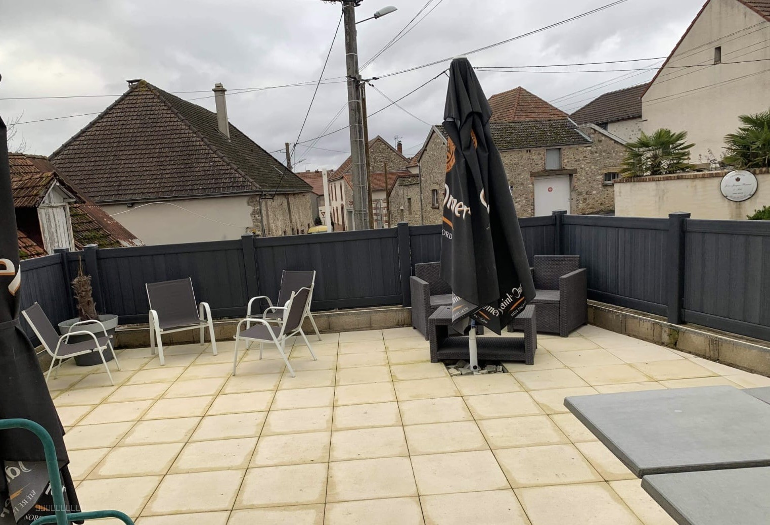 MURS COMMERCIAUX + APPARTEMENT T-4   REUIL (51), À DEUX PAS D’ÉPERNAY — photo 2