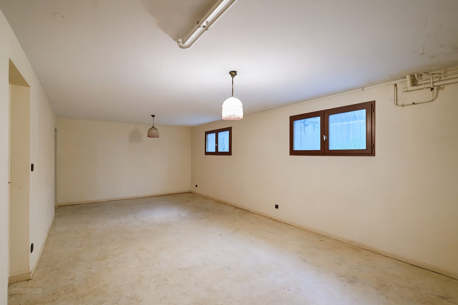 Maison Familiale Lumineuse T9 avec Jardin, Terrasse et Garage à Bezannes. — photo 20