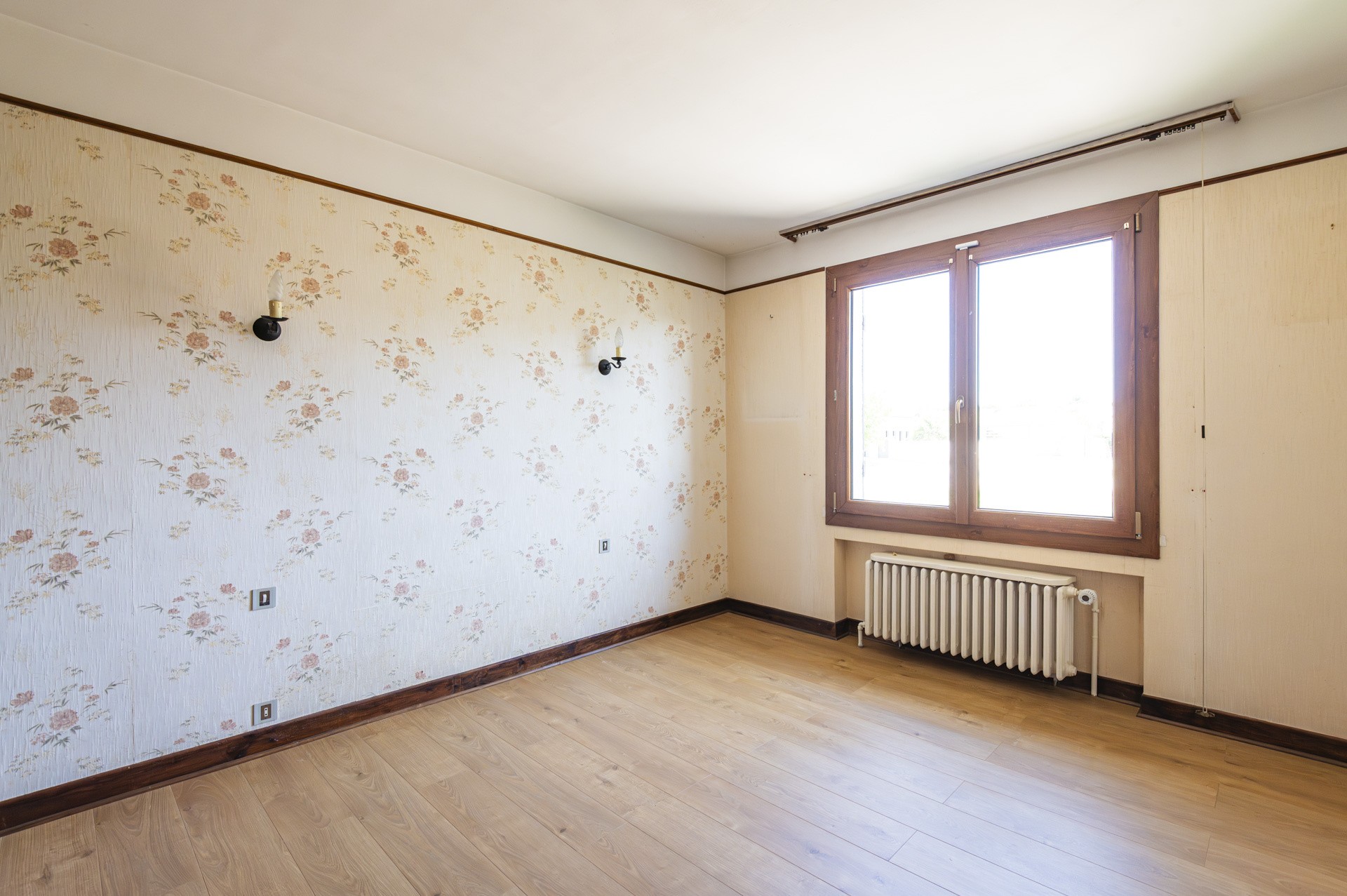 Maison Familiale Lumineuse T7 avec Jardin, Terrasse, Garage et Sous-sol - Les Mesneux 51370 — photo 8