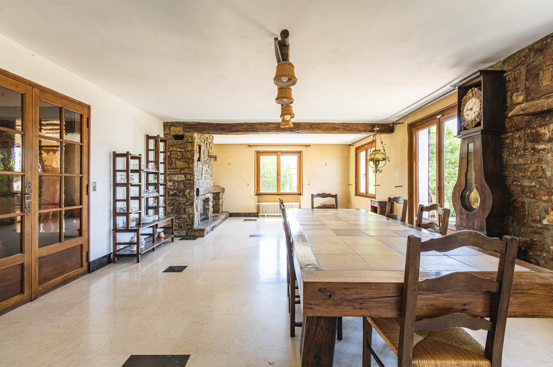 Maison Familiale Lumineuse T7 avec Jardin, Terrasse, Garage et Sous-sol - Les Mesneux 51370 — photo 6