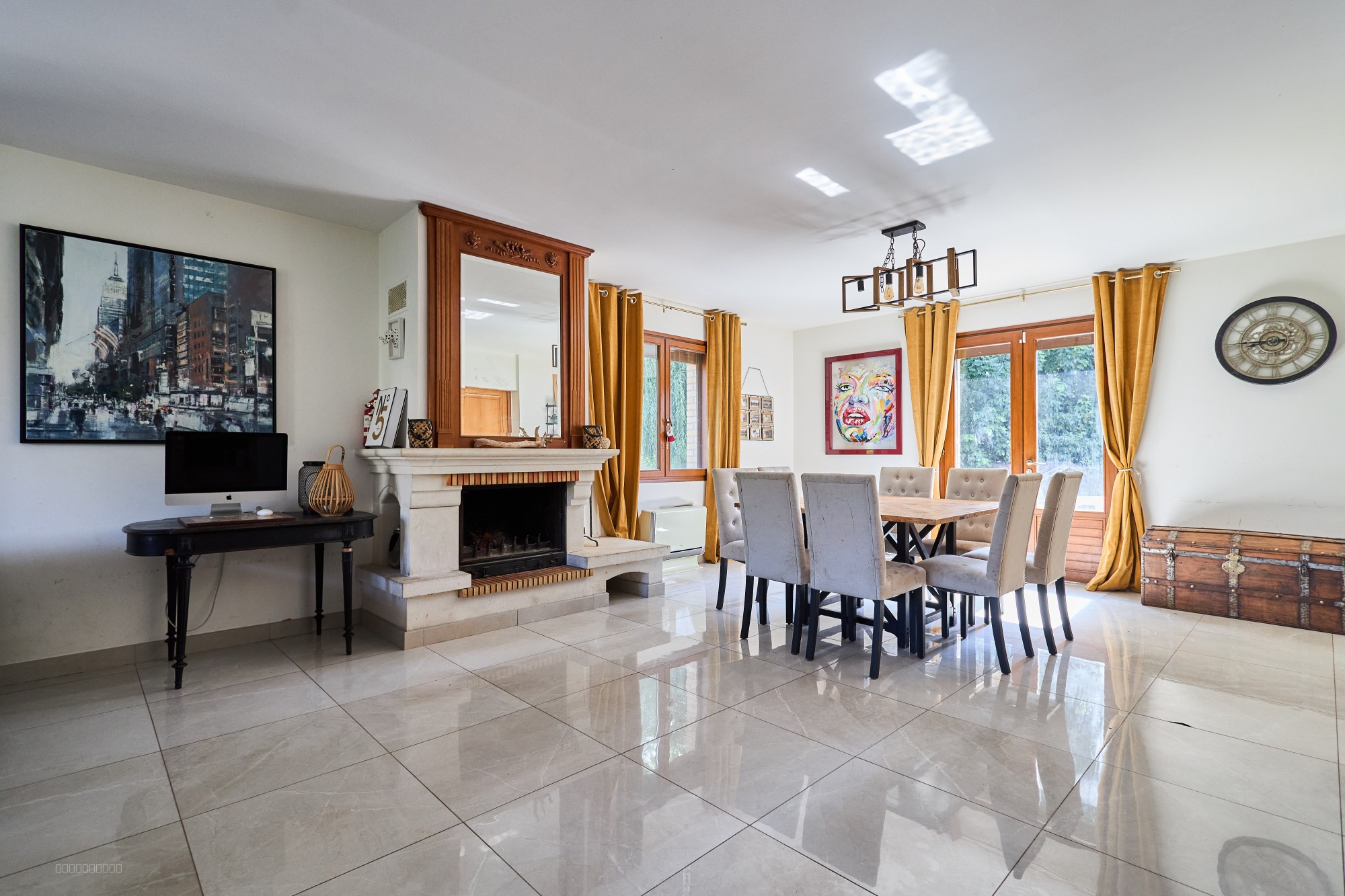 Maison Familiale Lumineuse T9 avec Jardin, Terrasse et Garage à Bezannes. — photo 4