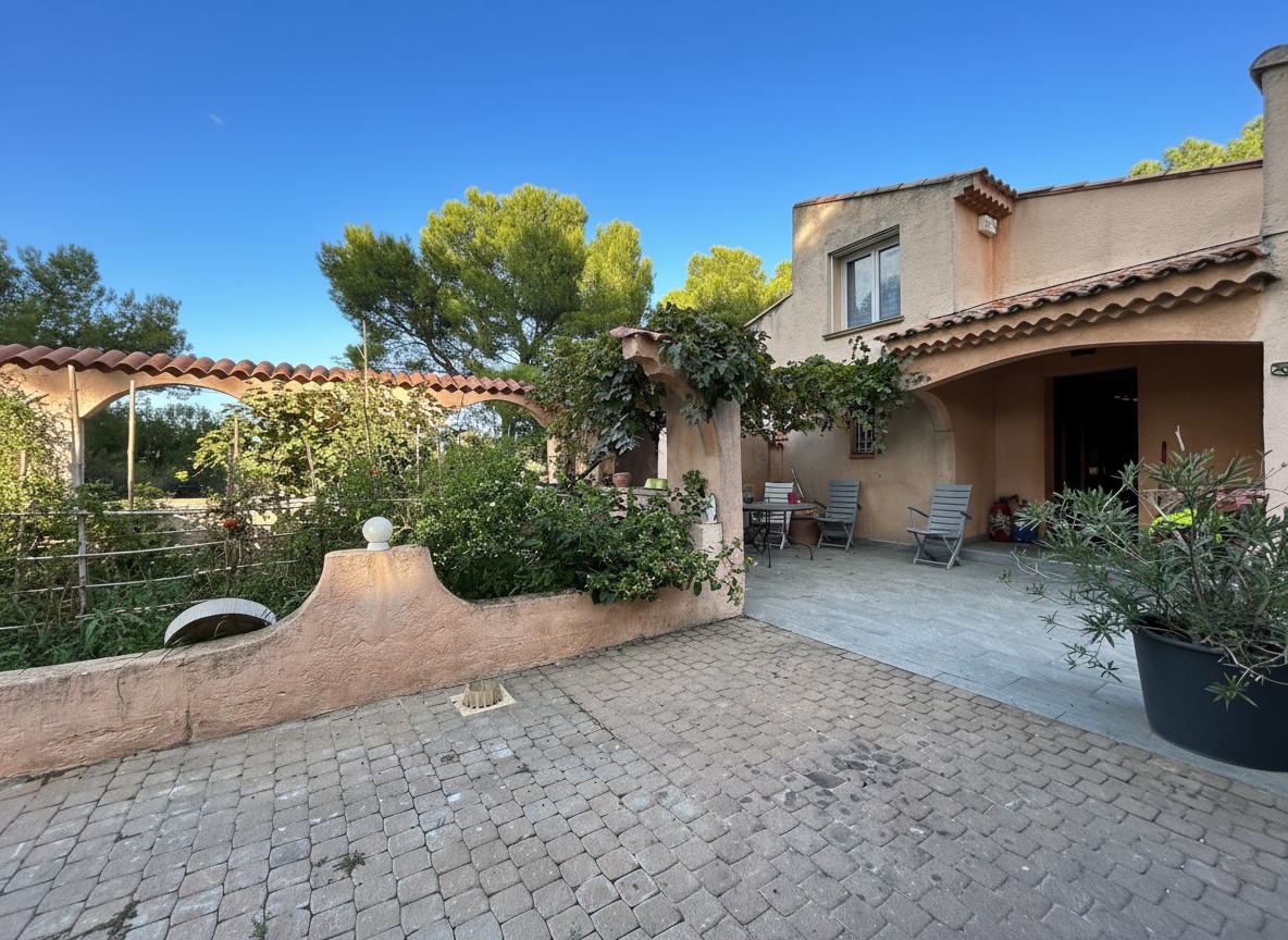 Maison avec dépendance, piscine et pinède à Septèmes-les-Vallons — photo 4