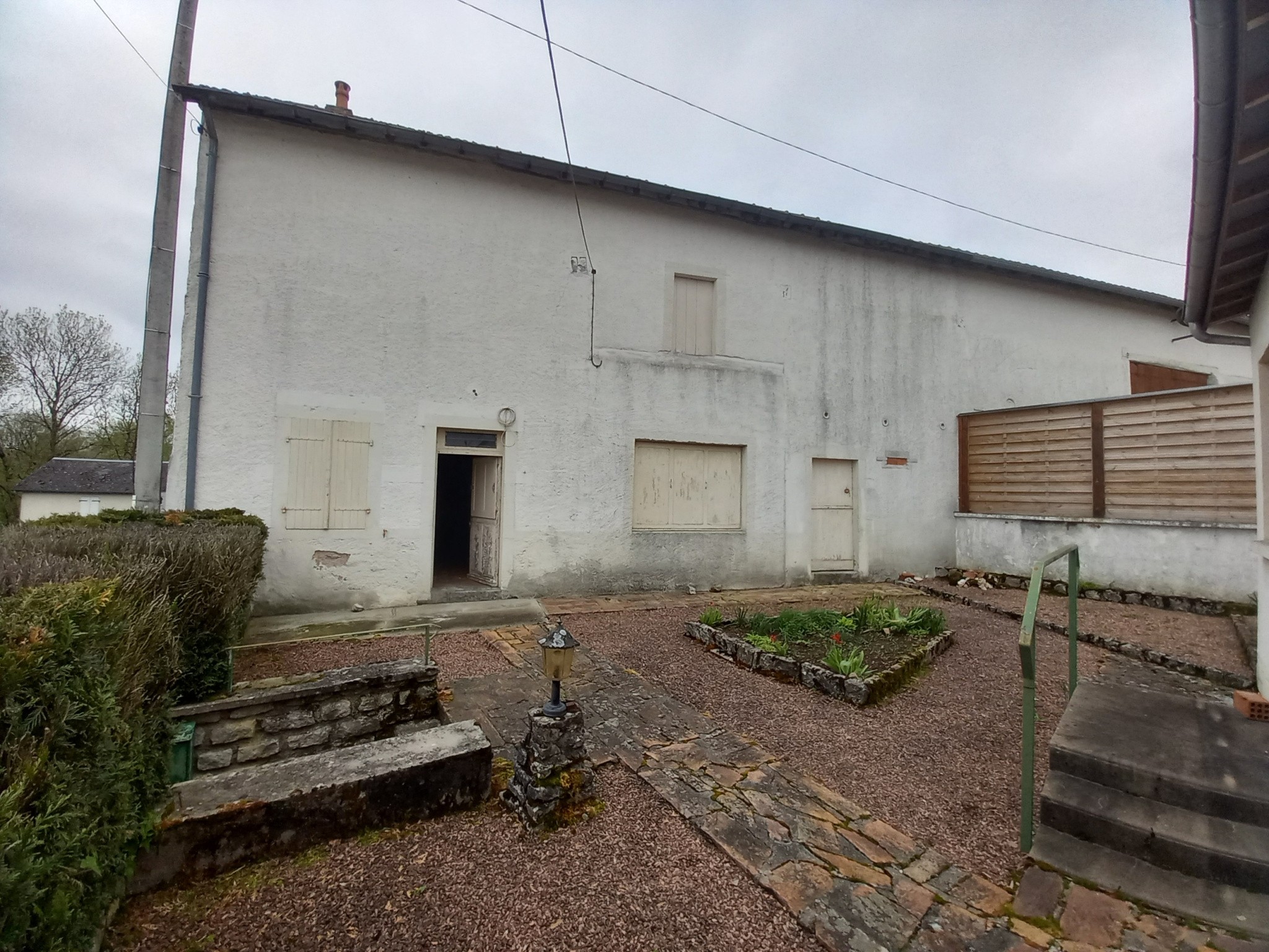 Ensemble Maison et grange BICHES 58110 — photo 3