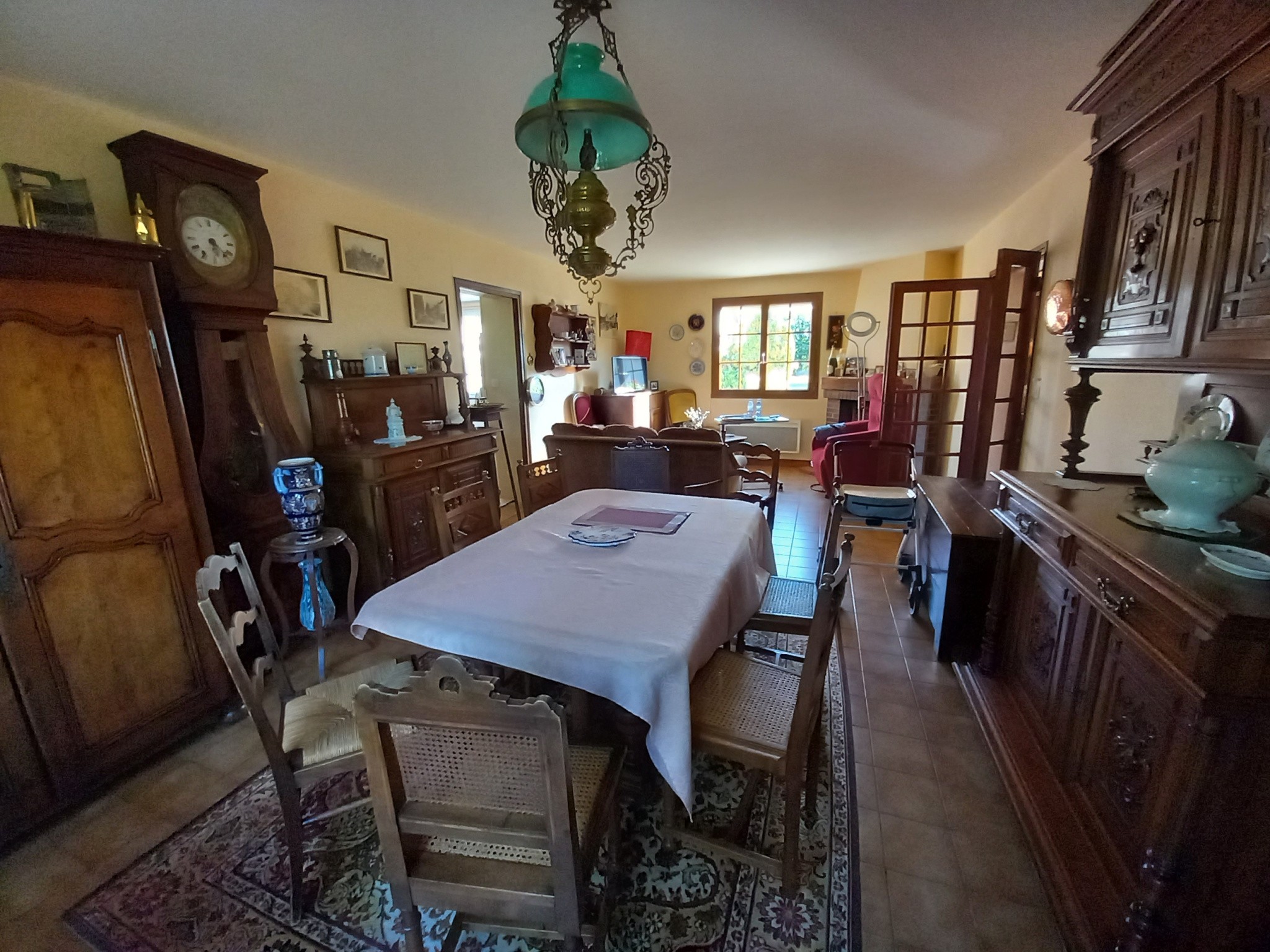 Proche de Decize et de Moulins, très bel ensemble immobilier comprenant trois habitations, garages et annexes, implanté sur un terrain arboré de 6 589 m2. — photo 13
