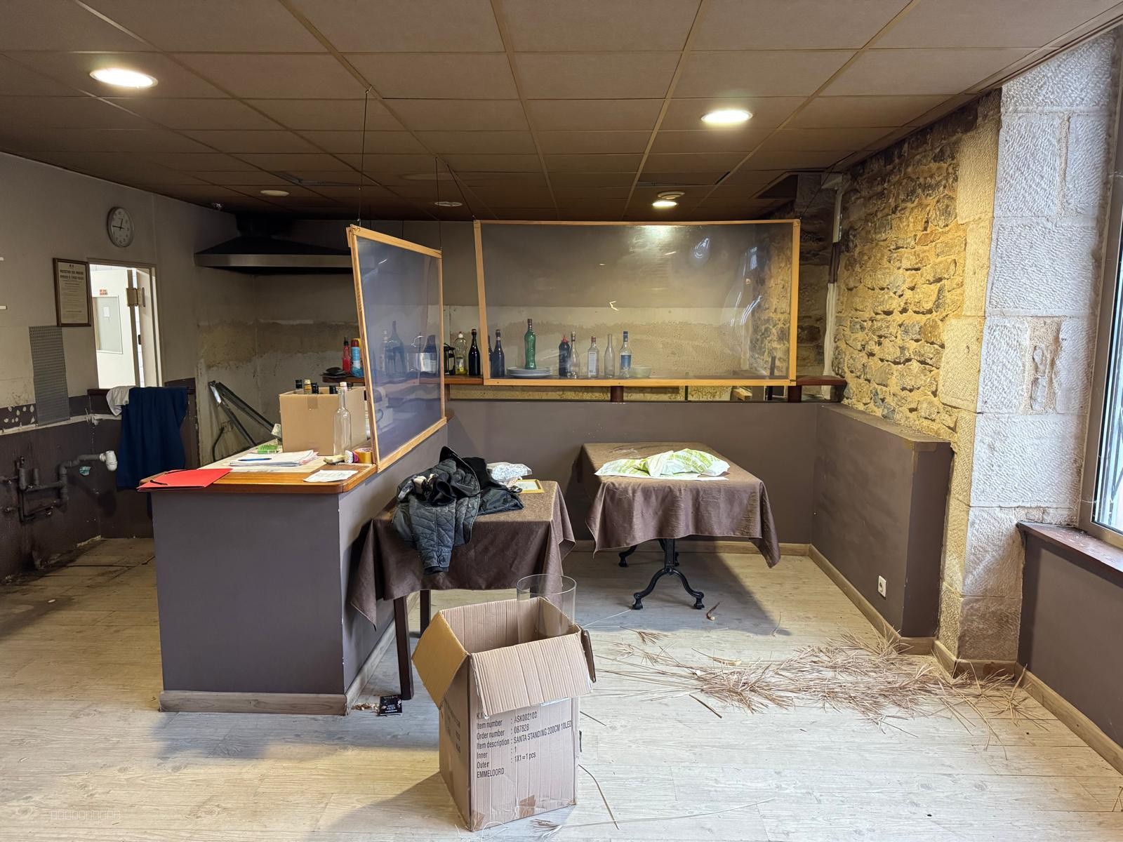 local commercial et appartement habitable de suite  avec dépendances SAINT LEGER DES VIGNES 58300 — photo 4