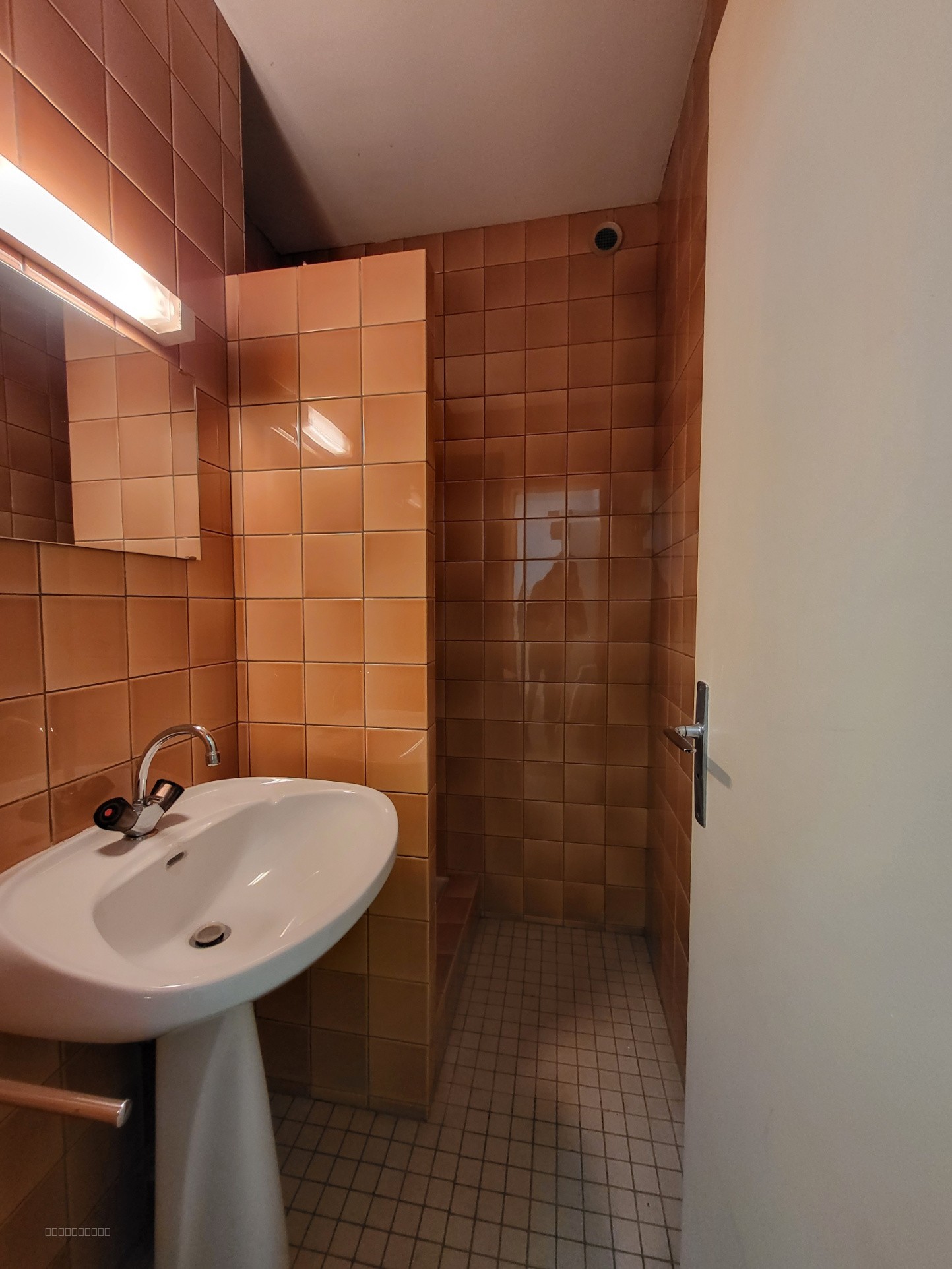 Local commercial de 130 m2, 17 Place Abbatiale 88480 Etival-Clairefontaine — photo 10