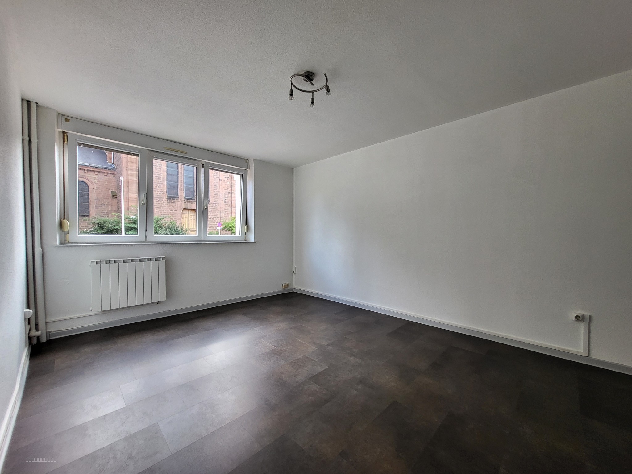 Appartement 1 pièce de 27 m2 meublé, 11 rue Martin Waldseemuller 88100 Saint-Dié — photo 2