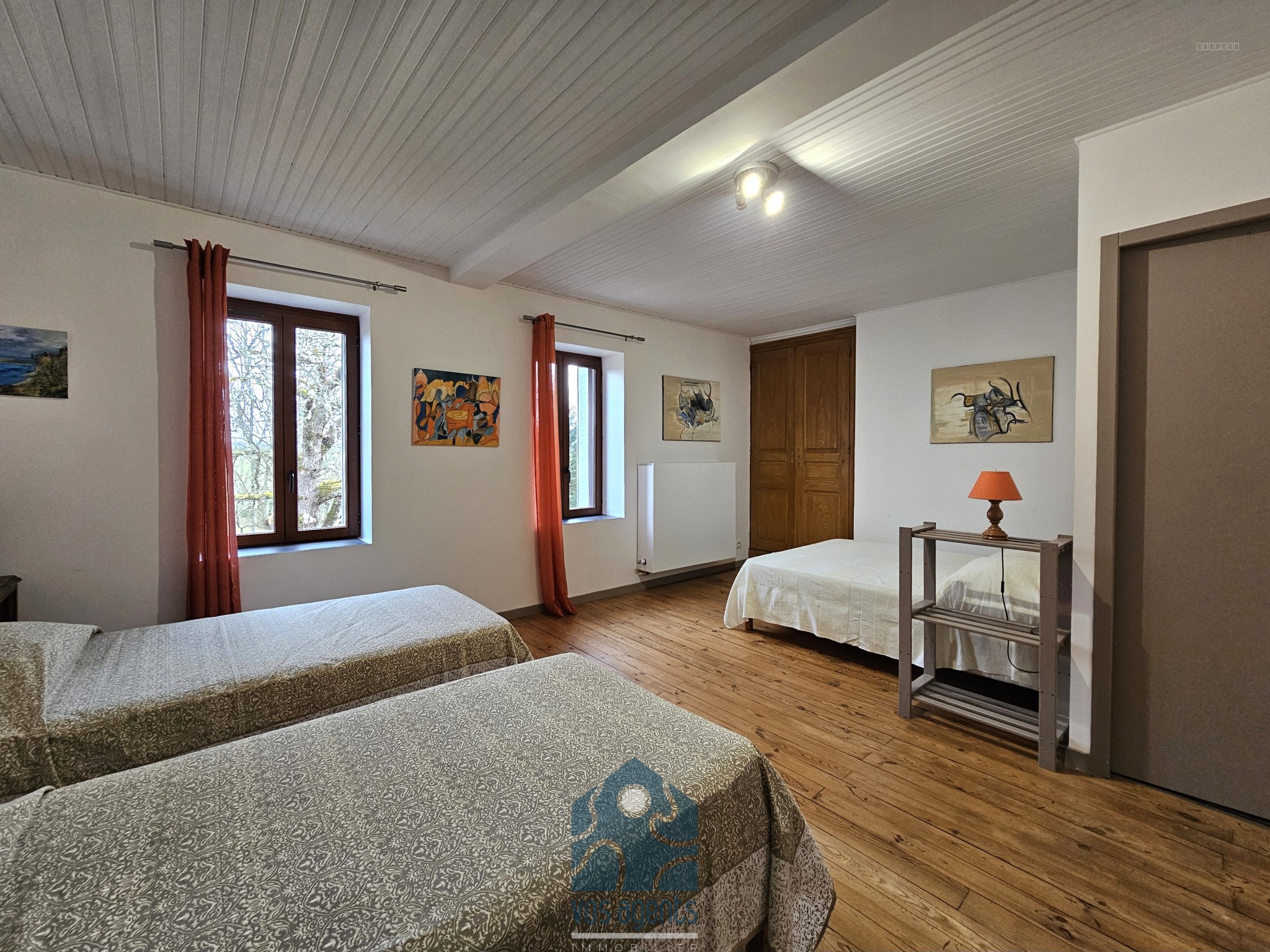 Propriété 9 pièces avec gîte et partie privative, grange, piscine et annexes — photo 11