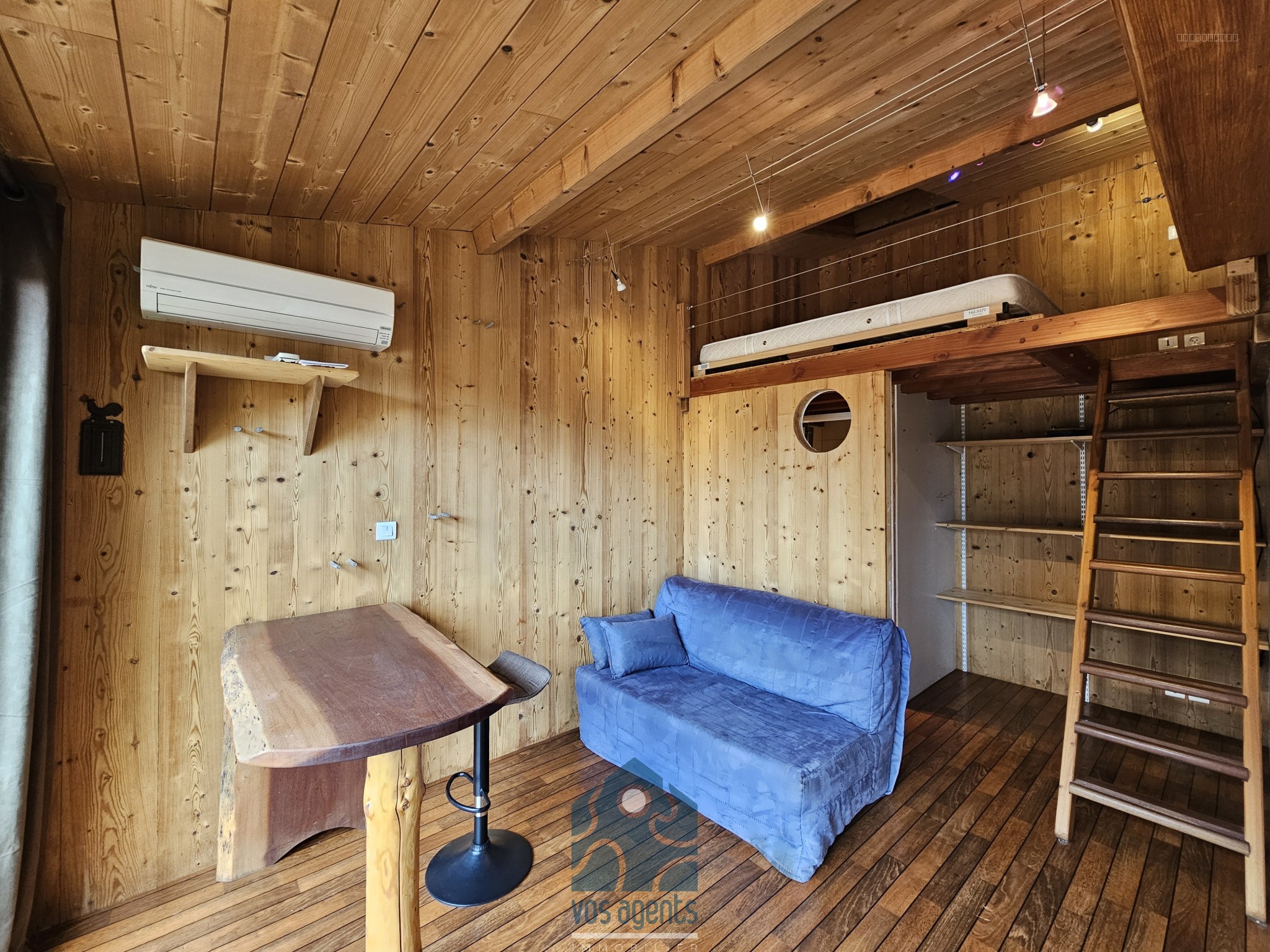 Propriété 6 pièces avec piscine, box à chevaux, garage, hangar et grand terrain — photo 9