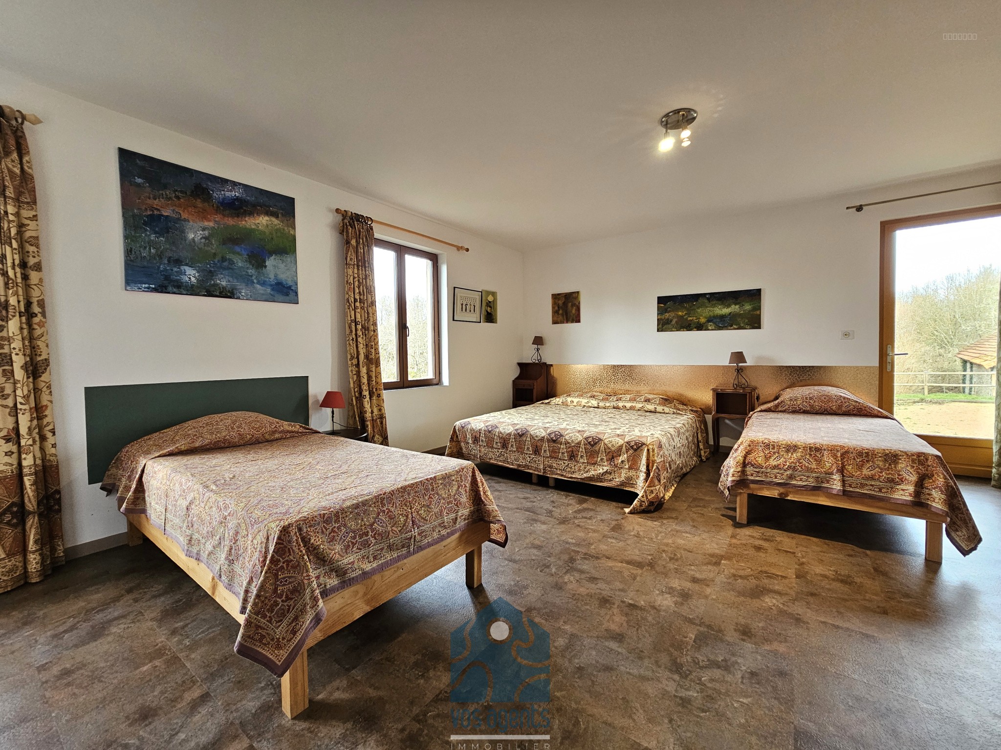 Propriété 9 pièces avec gîte et partie privative, grange, piscine et annexes — photo 9