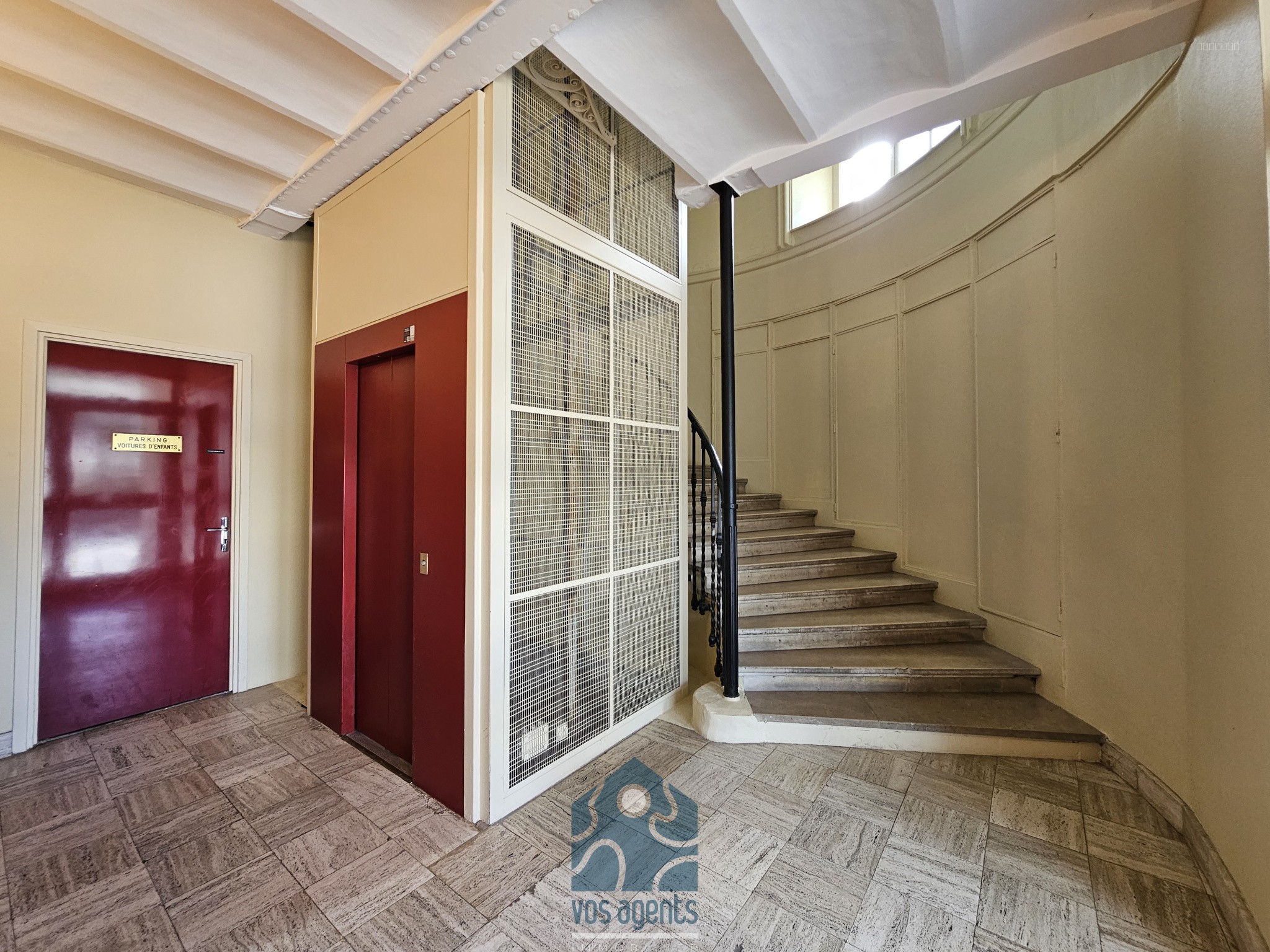 Studio en duplex avec balcon — photo 11
