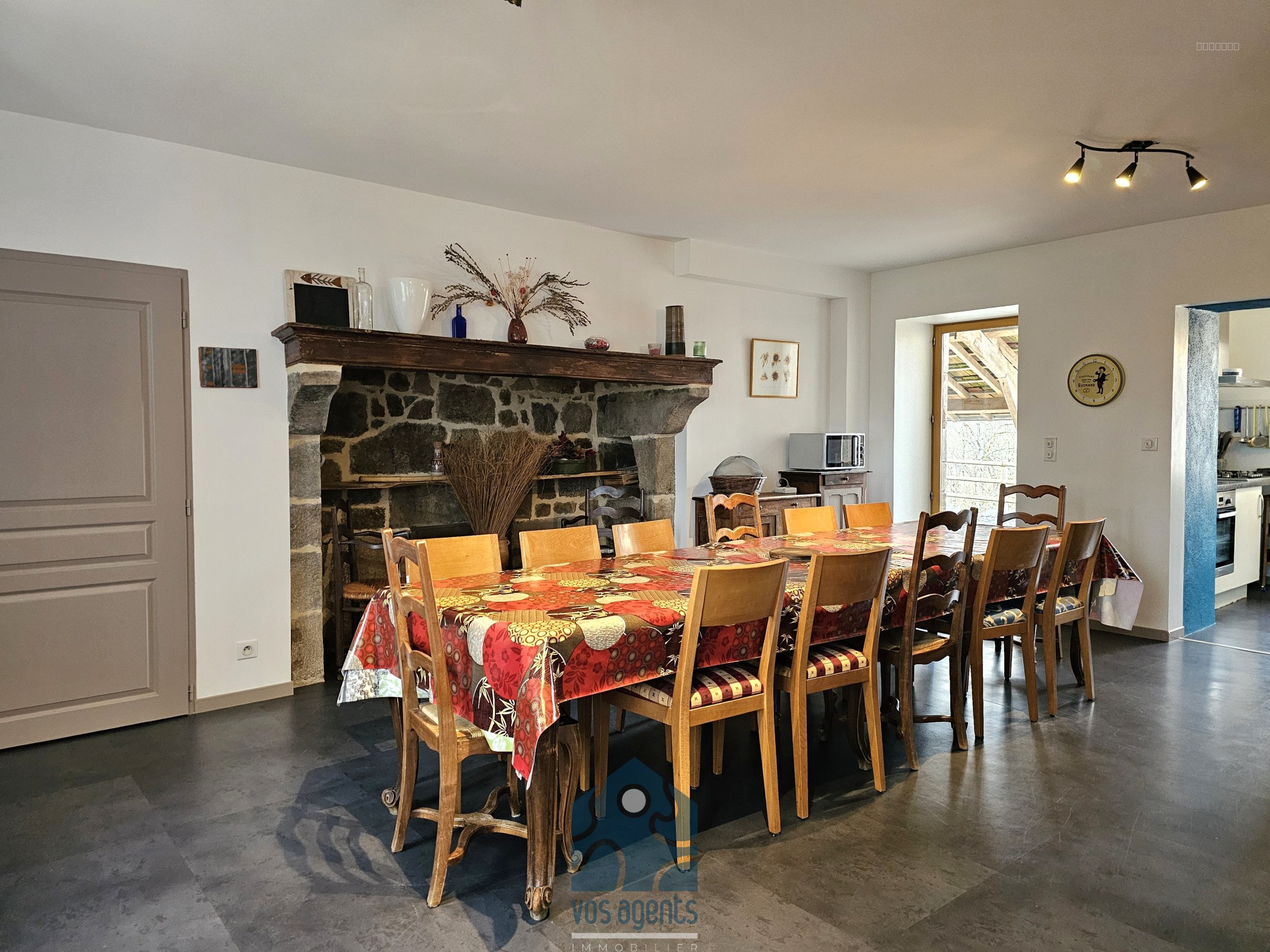 Propriété 9 pièces avec gîte et partie privative, grange, piscine et annexes — photo 5