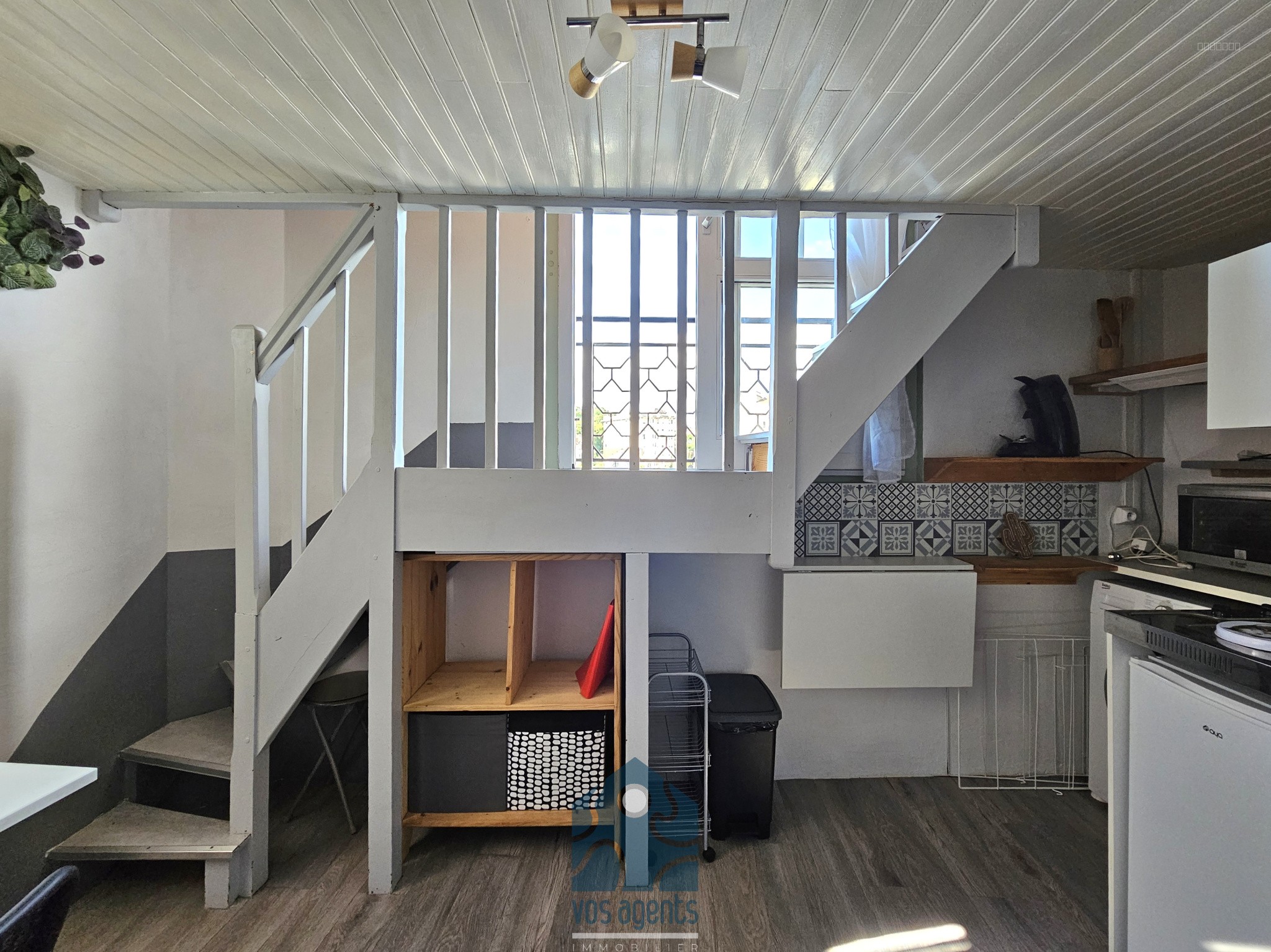 Studio en duplex avec balcon — photo 9