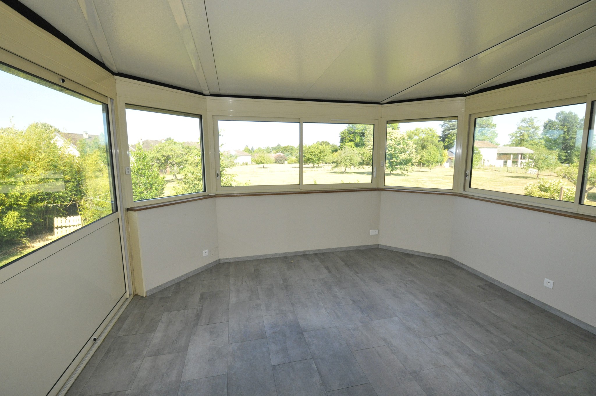 Maison au coeur de Feytiat centre en pierre — photo 13