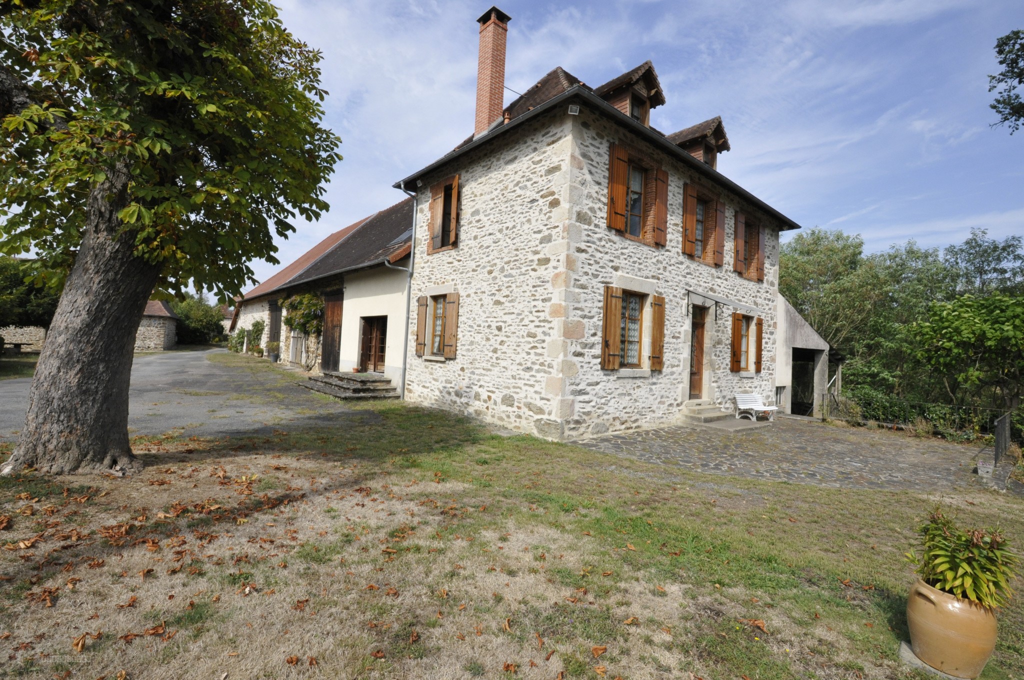 Grande maison en pierre avec grange proche Le VIGEN — photo 6