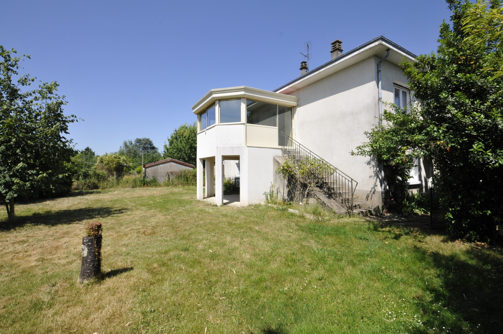 Maison au coeur de Feytiat centre en pierre — photo 6