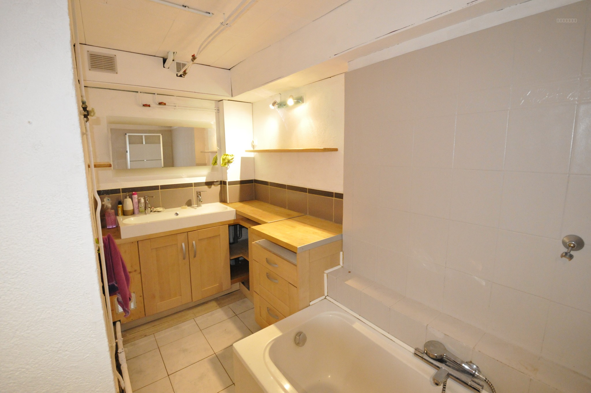 Maison au coeur de Feytiat centre en pierre — photo 17