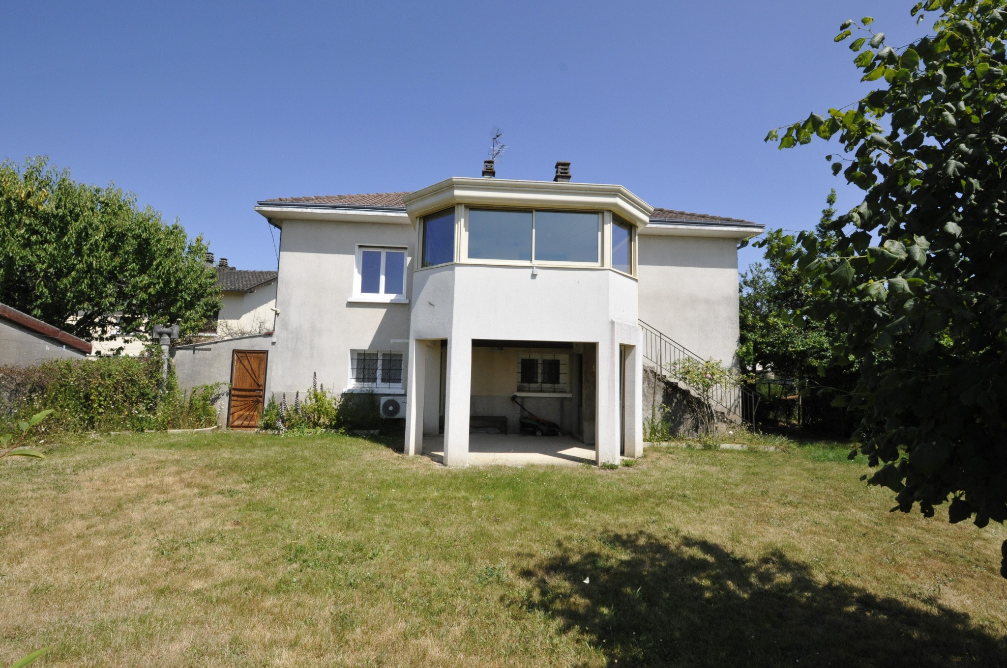 Maison au coeur de Feytiat centre en pierre — photo 7