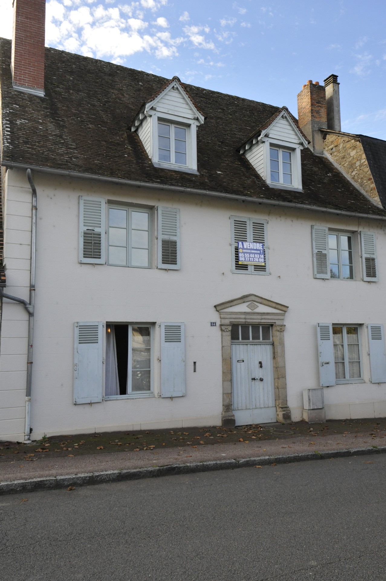 Maison de Maitre au coeur du Village de Pierre-Buffière — photo 2
