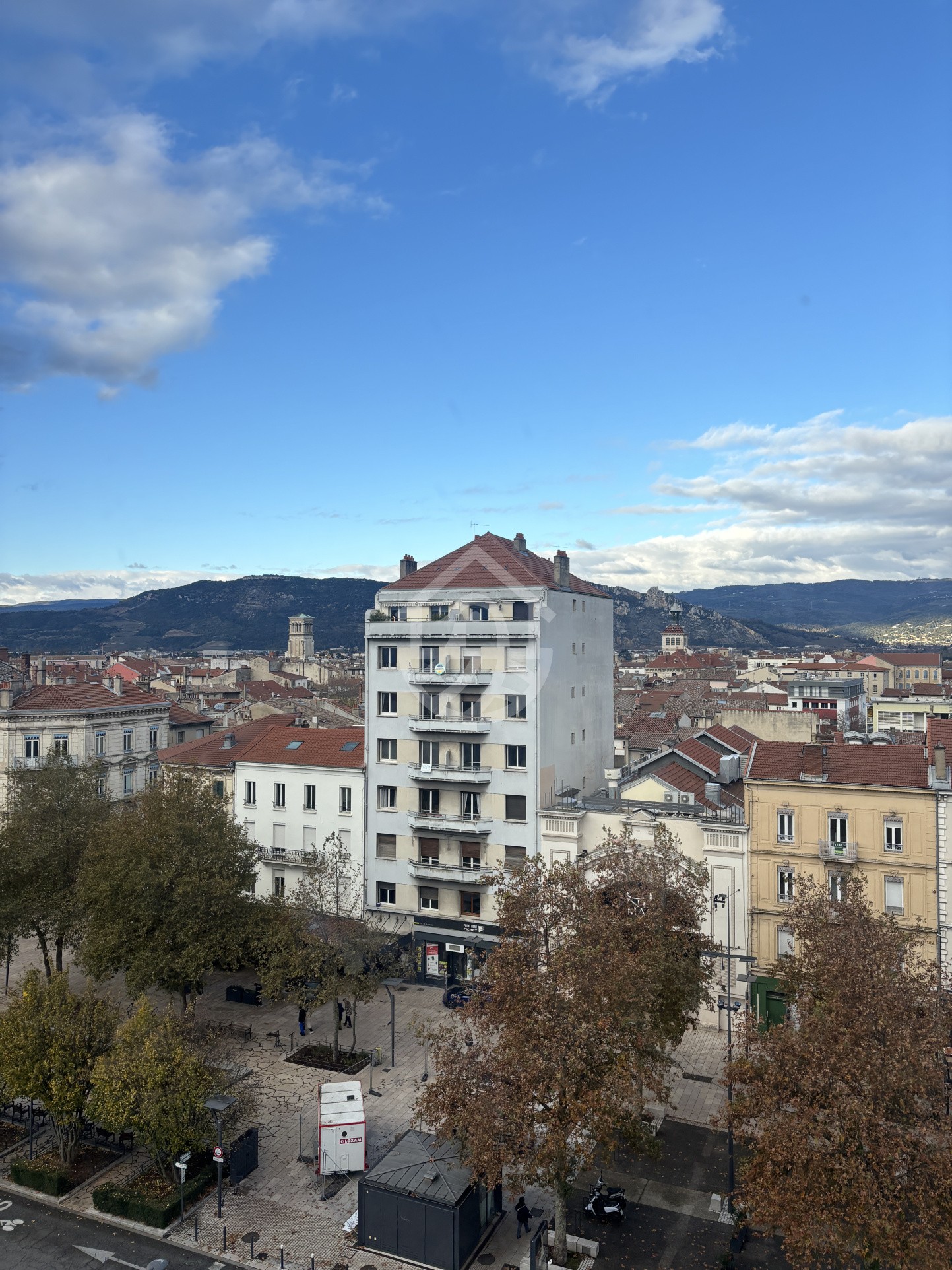 VALENCE HYPER CENTRE : T3 - 6ÈME ÉTAGE - BALCON - CAVE — photo 2