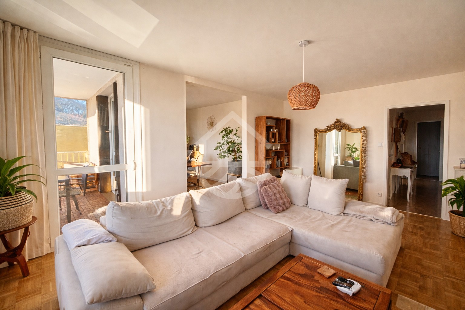 VALENCE SUD : APPARTEMENT - 4 PIECES -TERRASSE - CAVE — photo 2