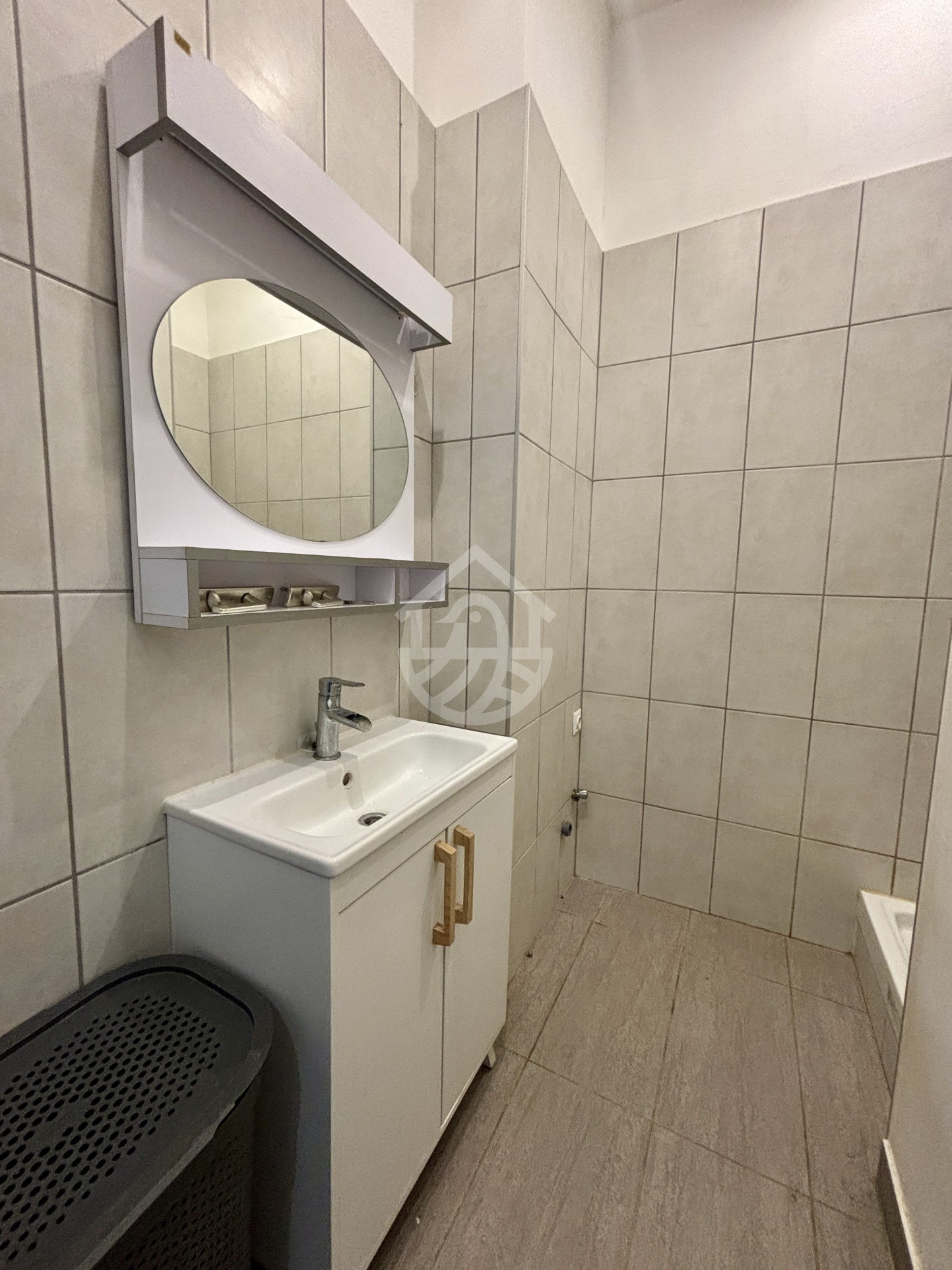 UPIE - CENTRE VILLAGE : VILLA D'ARCHITECTE - 6 PIÈCES - SOUS-SOL — photo 12