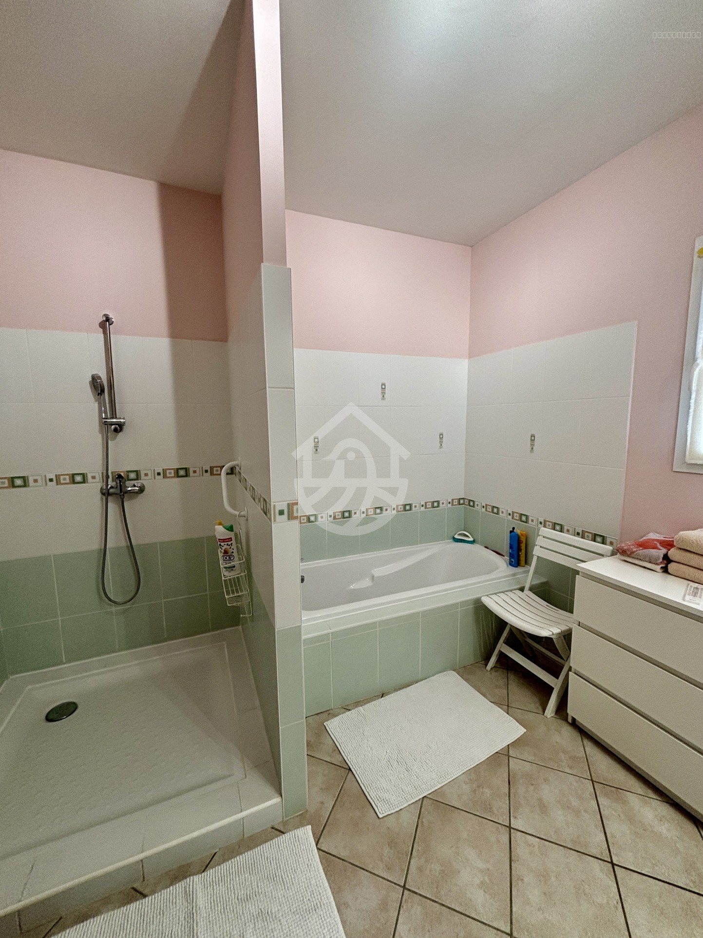 UPIE - CENTRE VILLAGE : VILLA D'ARCHITECTE - 6 PIÈCES - SOUS-SOL — photo 19