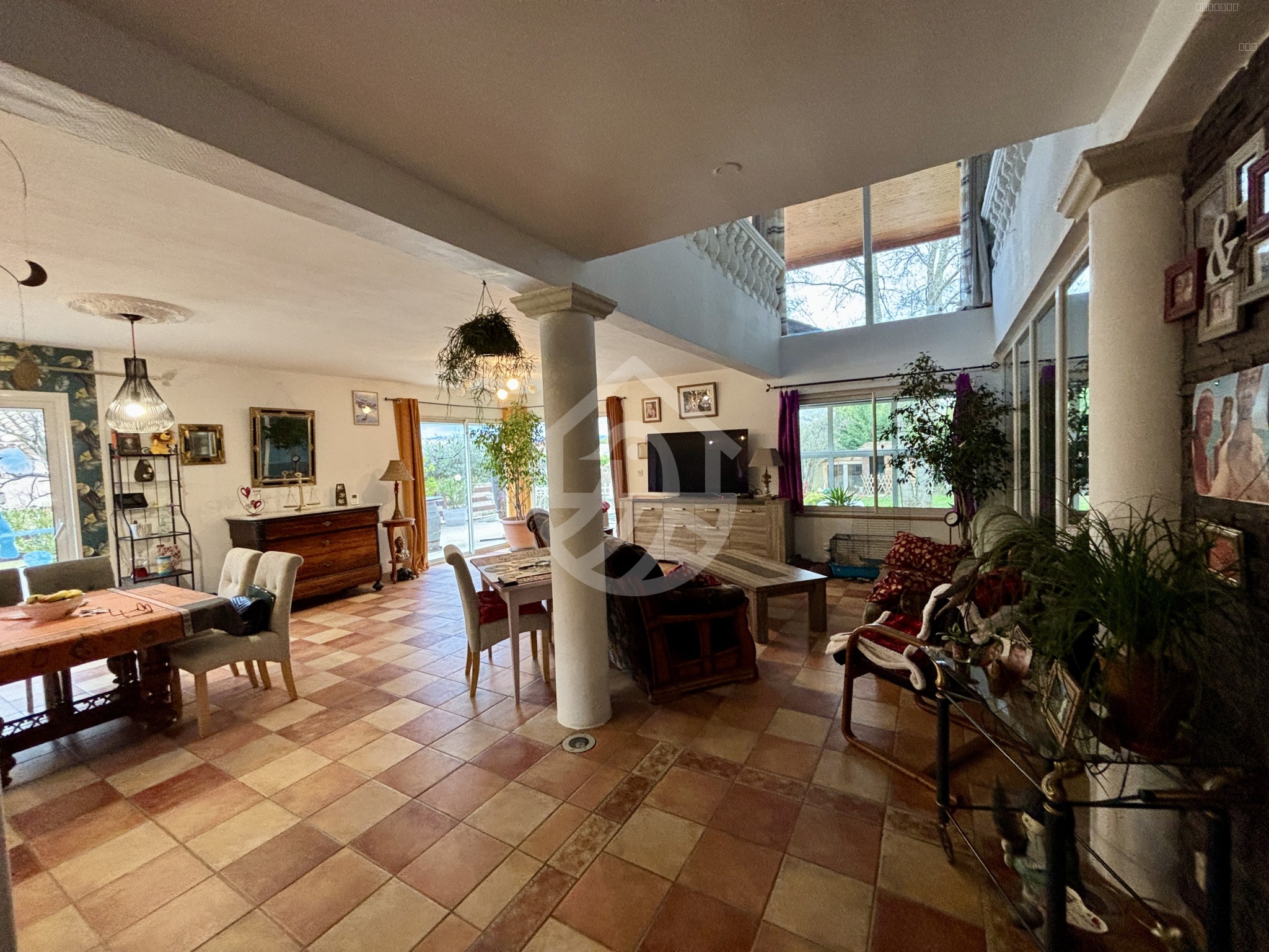 LIVRON-SUR-DROME : MAISON D'ARCHITECTE - 7 PIÈCES - PISCINE INTÉRIEURE — photo 3