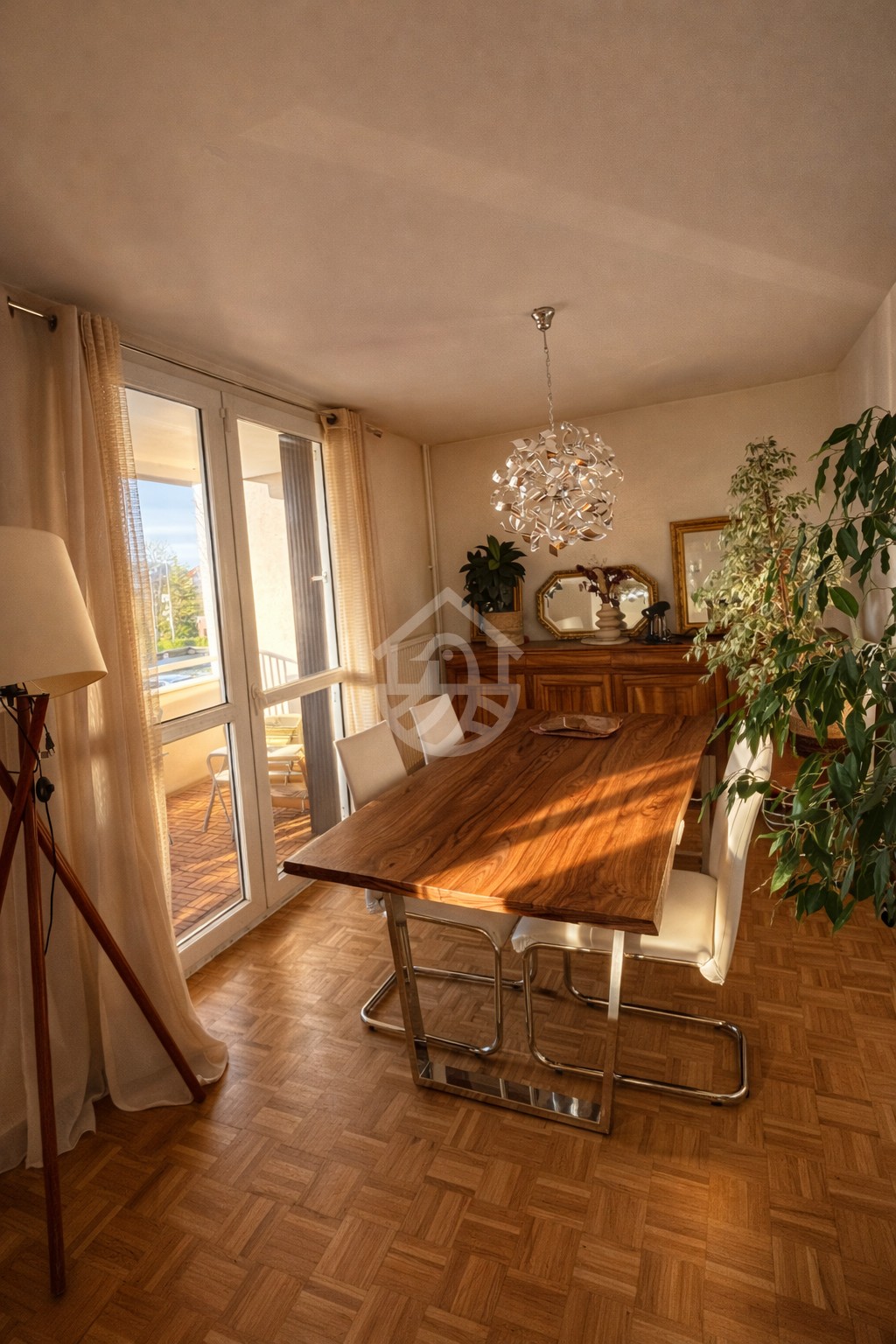 VALENCE SUD : APPARTEMENT - 4 PIECES -TERRASSE - CAVE — photo 3