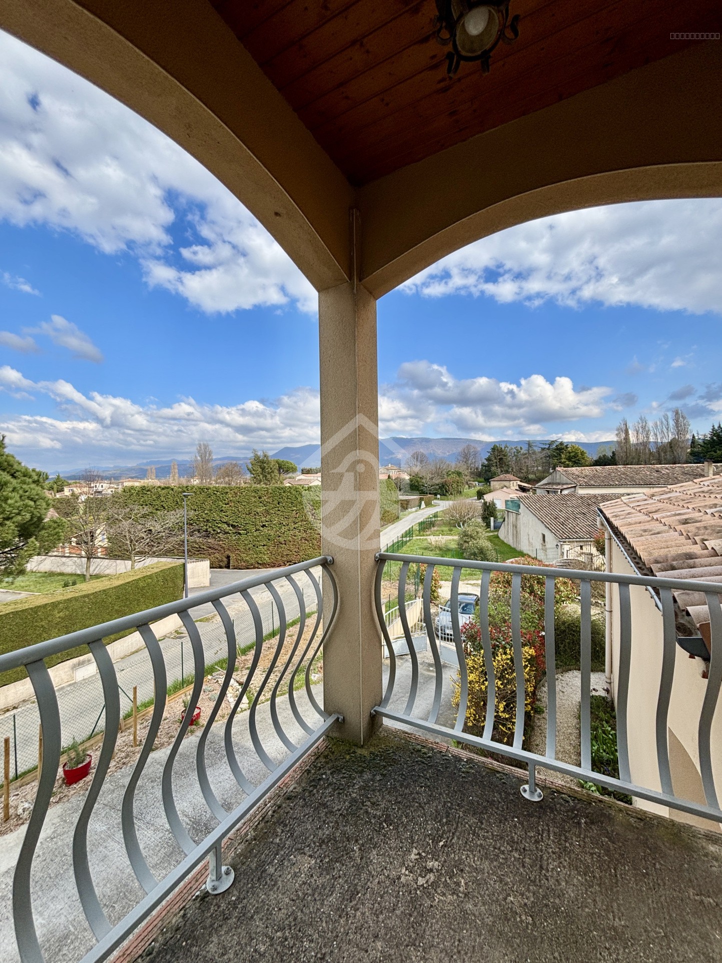 UPIE - CENTRE VILLAGE : VILLA D'ARCHITECTE - 6 PIÈCES - SOUS-SOL — photo 17