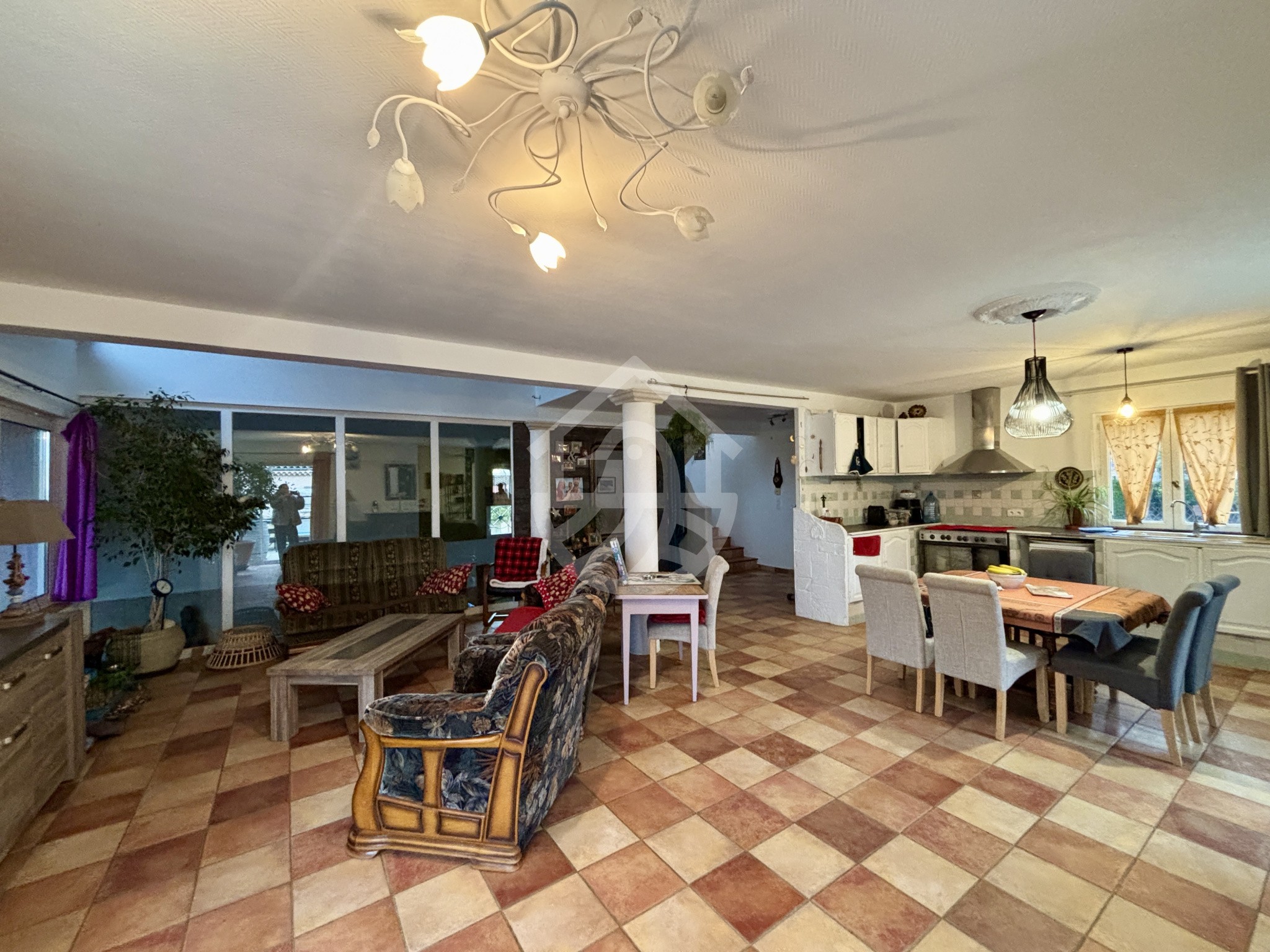 LIVRON-SUR-DROME : MAISON D'ARCHITECTE - 7 PIÈCES - PISCINE INTÉRIEURE — photo 5