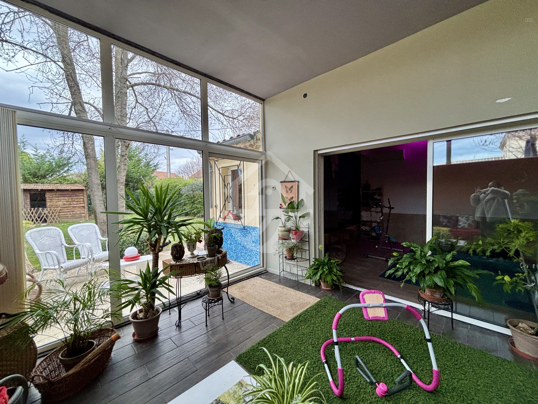 LIVRON-SUR-DROME : MAISON D'ARCHITECTE - 7 PIÈCES - PISCINE INTÉRIEURE — photo 9