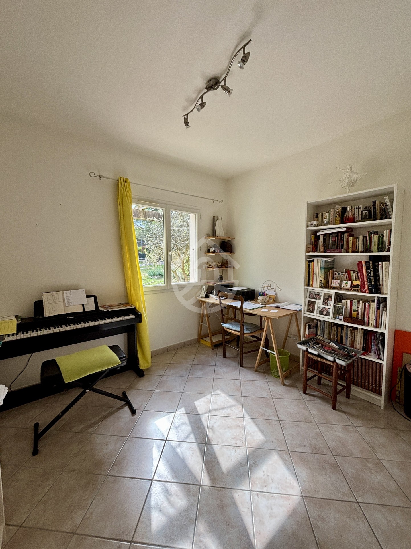 UPIE - CENTRE VILLAGE : VILLA D'ARCHITECTE - 6 PIÈCES - SOUS-SOL — photo 15